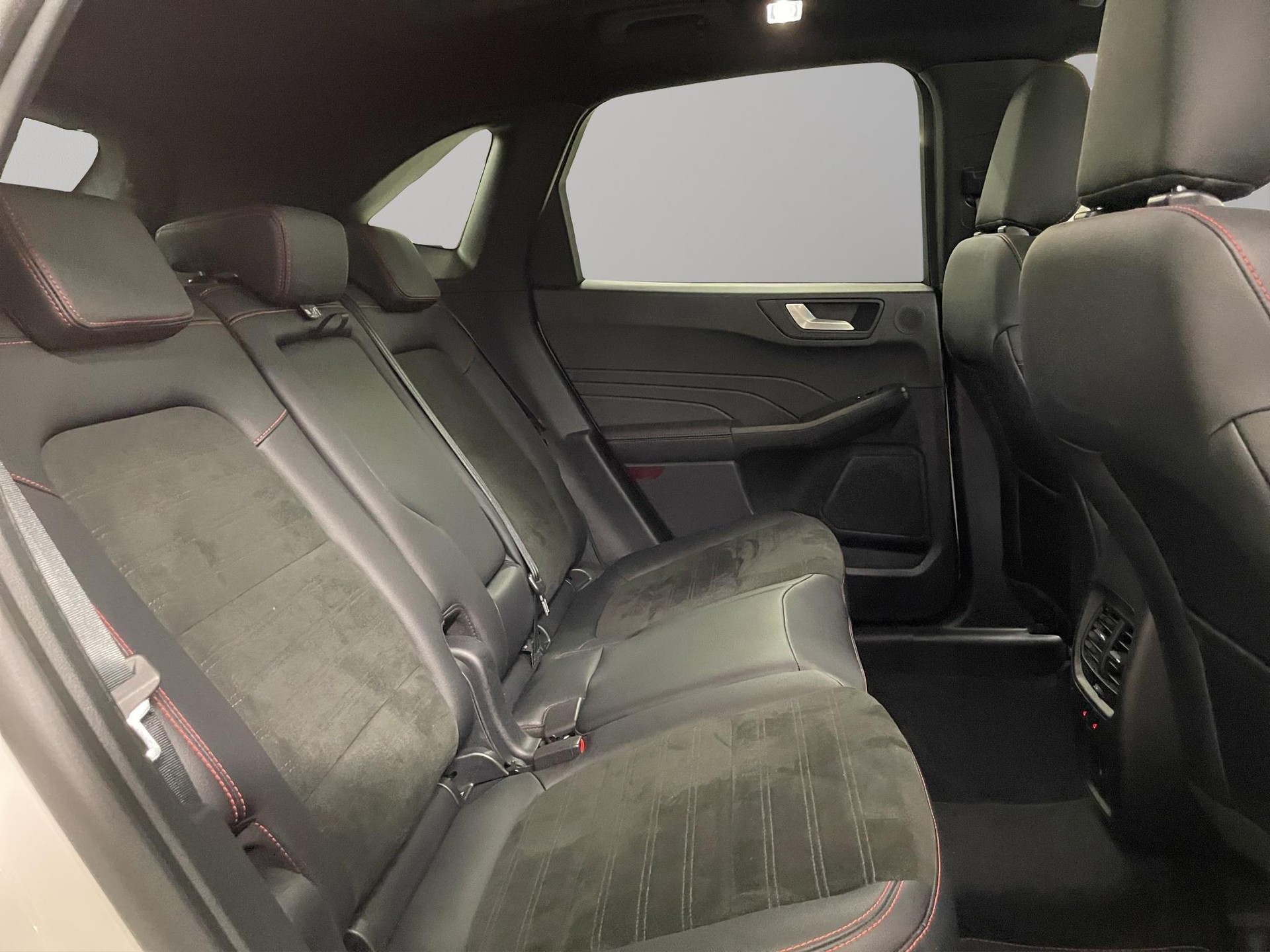 FORD Kuga 2.5 Plug-in Hybrid ST-Line X-image-10