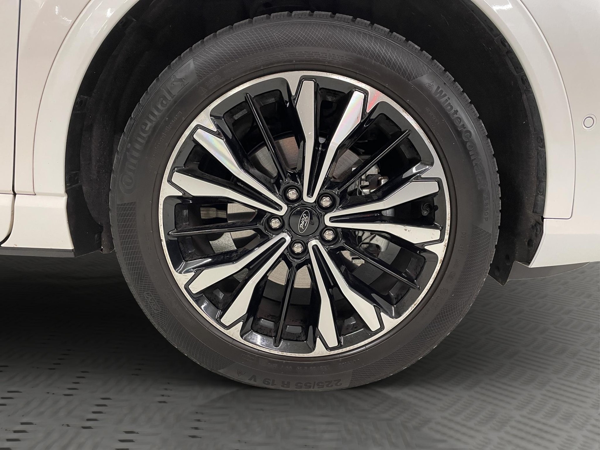 FORD Kuga 2.5 Plug-in Hybrid ST-Line X-image-14