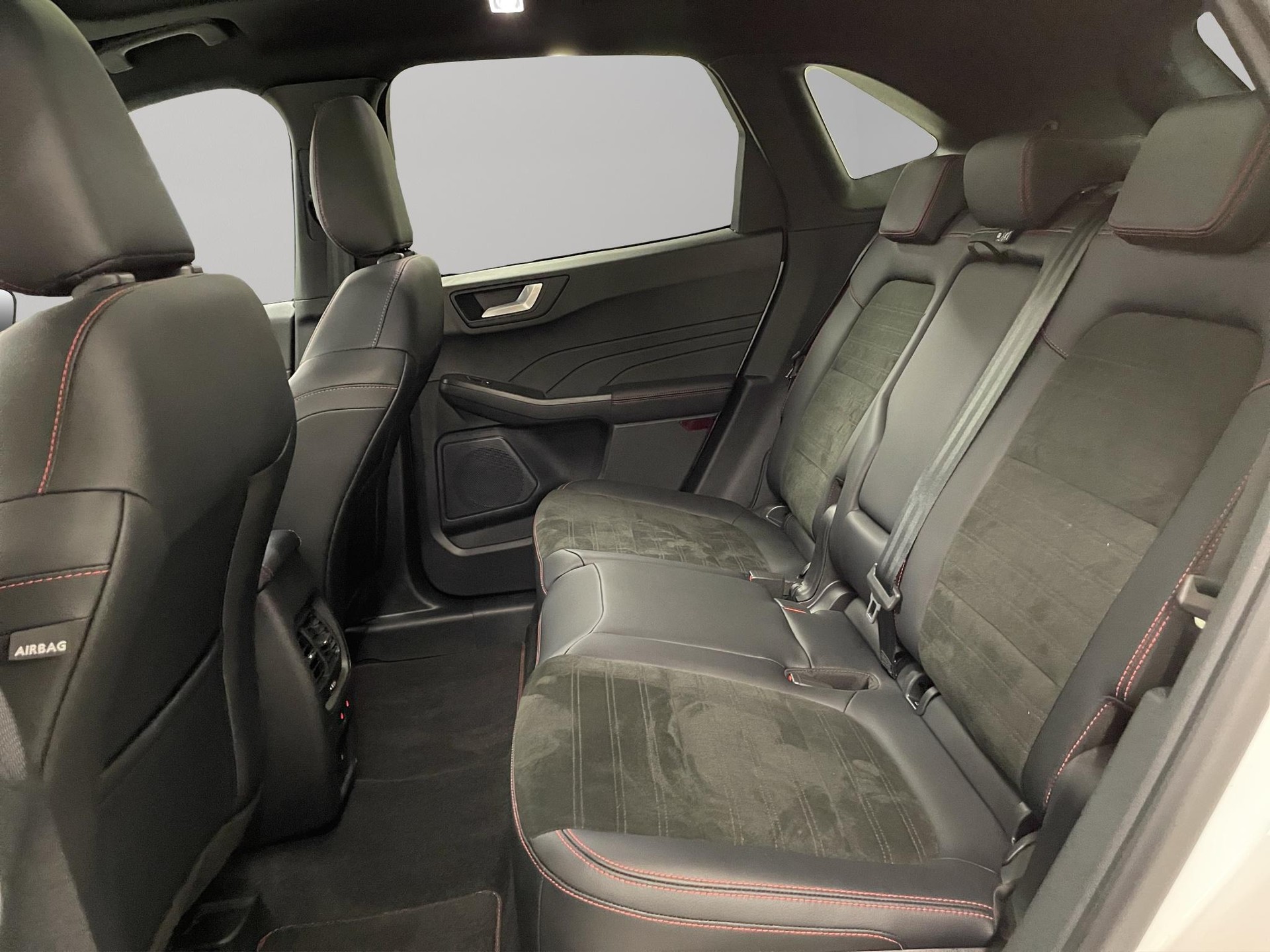 FORD Kuga 2.5 Plug-in Hybrid ST-Line X-image-9