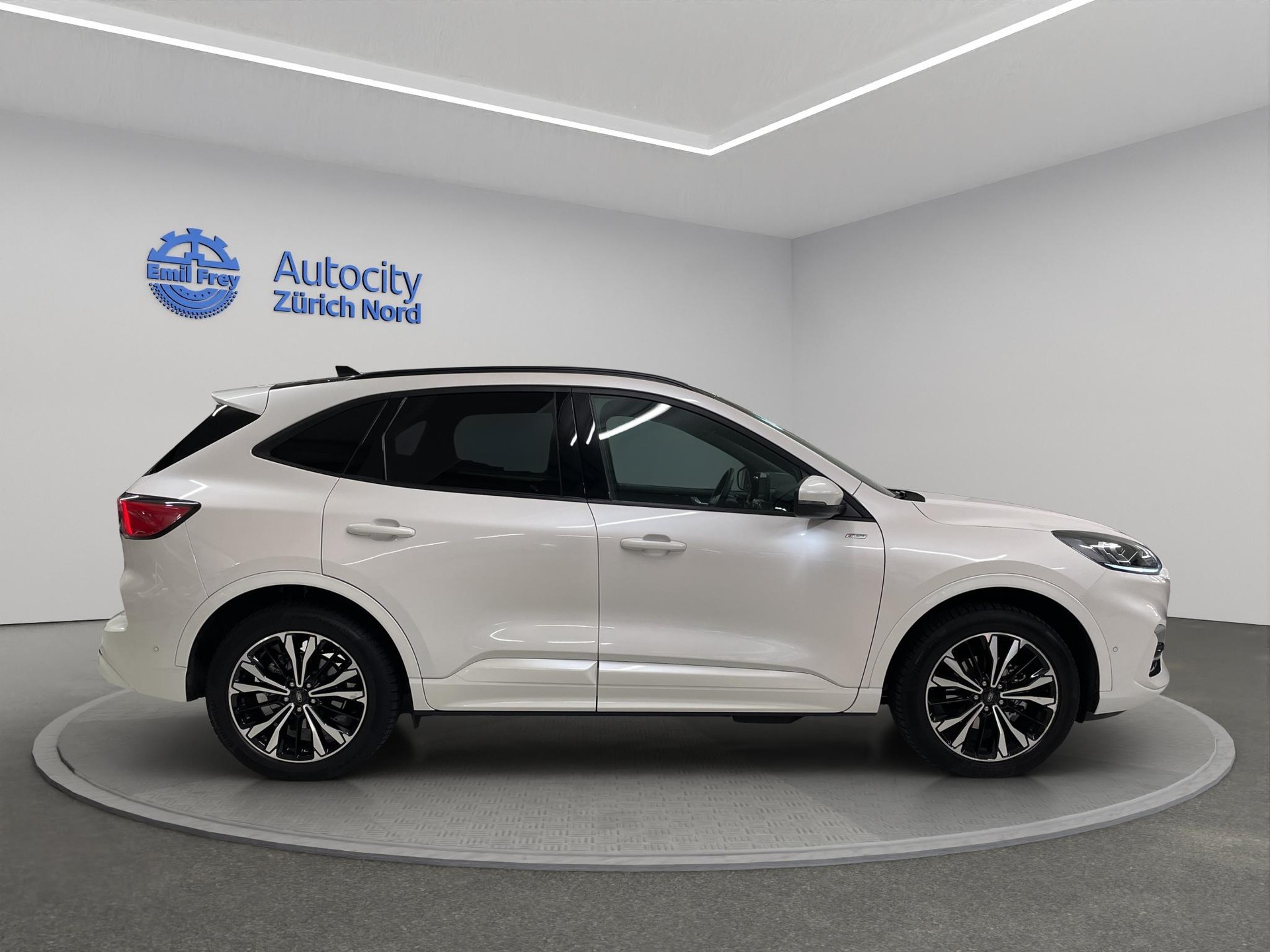 FORD Kuga 2.5 Plug-in Hybrid ST-Line X-image-11
