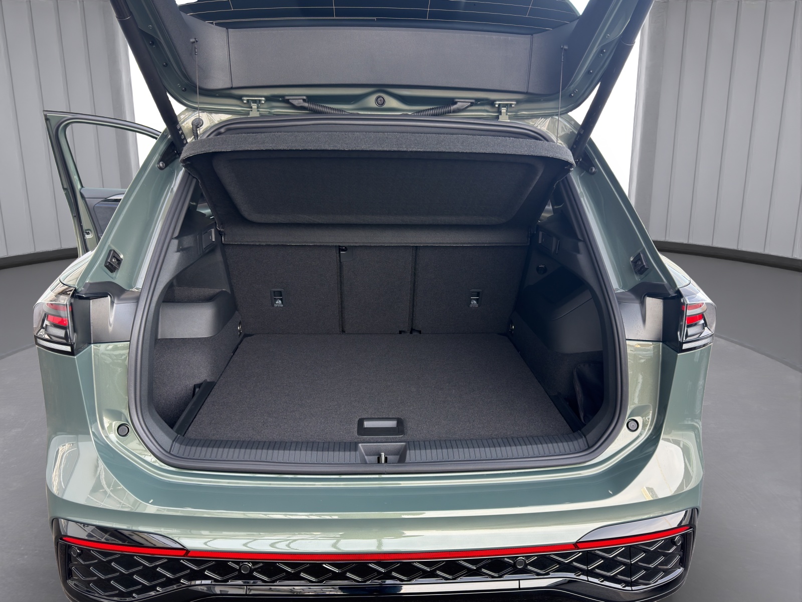 VW Tiguan 2.0 TSI DSG R-Line 4Motion-image-13