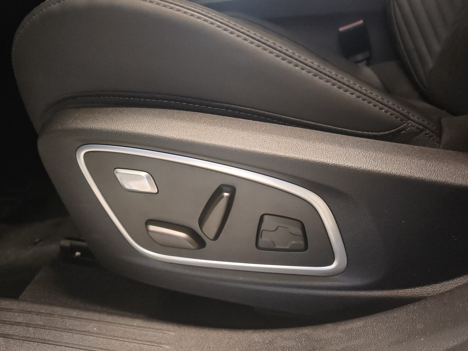 RENAULT Rafale 1.2 E-Tech Hybrid 200 Esprit Alpine-image-19
