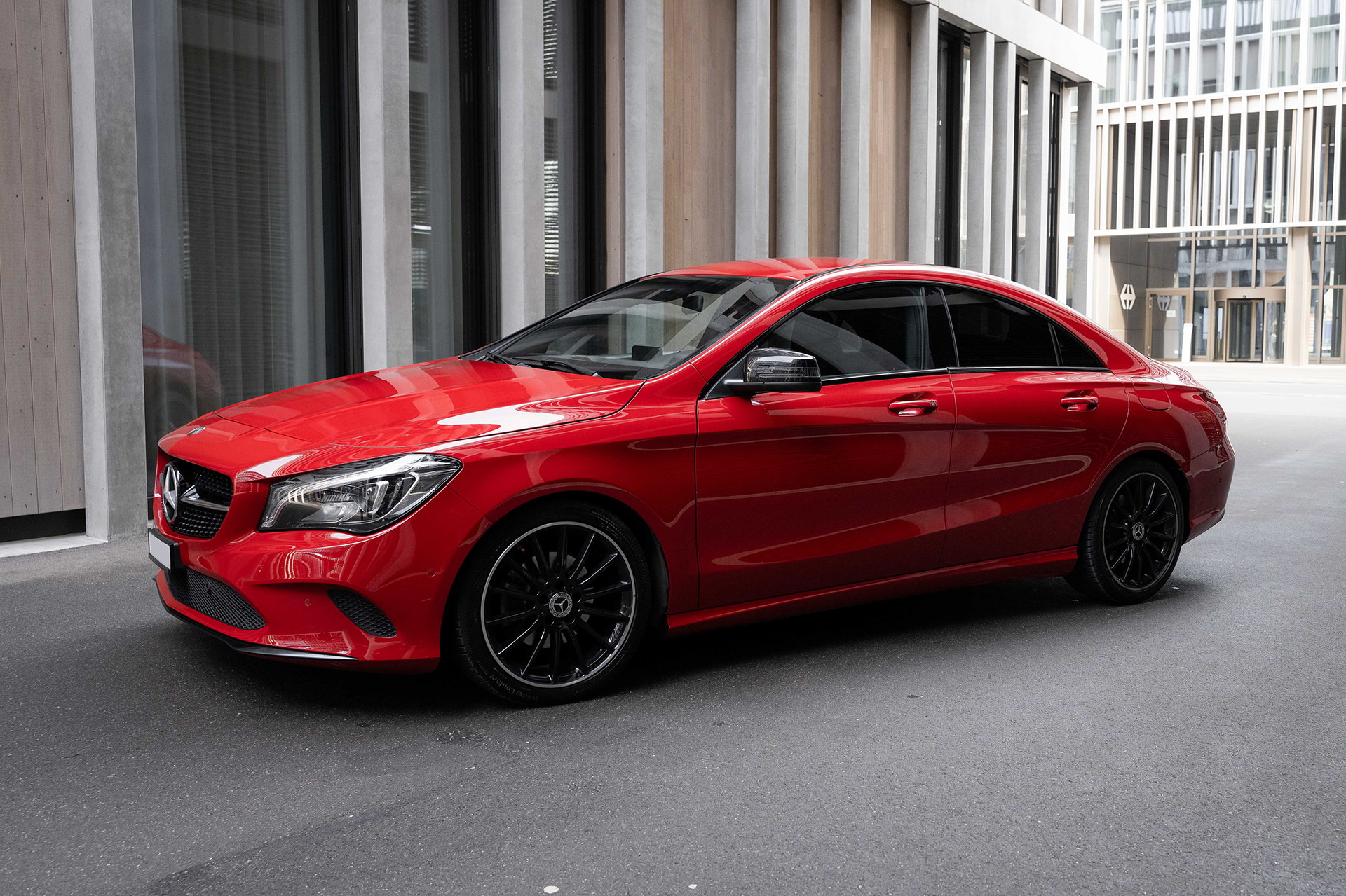 MERCEDES-BENZ CLA 200 d Night Star 7G-DCT-image-2