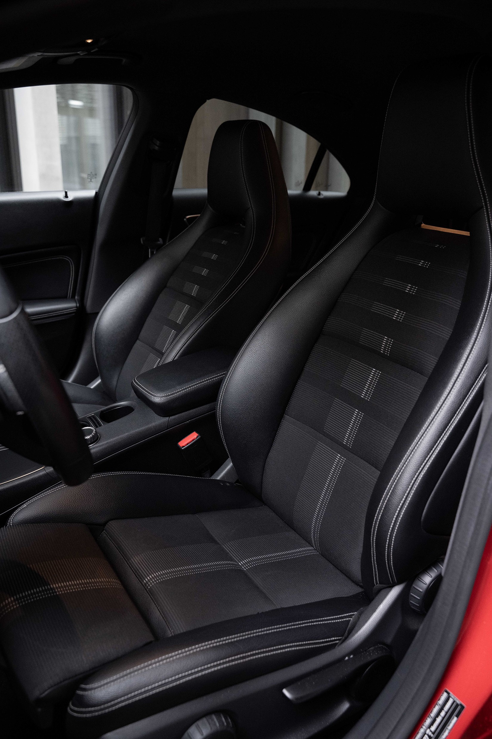 MERCEDES-BENZ CLA 200 d Night Star 7G-DCT-image-12