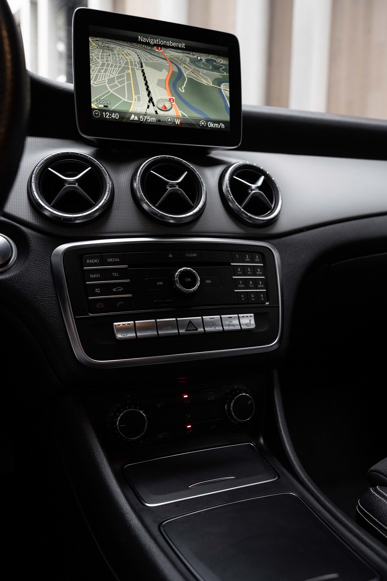 MERCEDES-BENZ CLA 200 d Night Star 7G-DCT-image-13