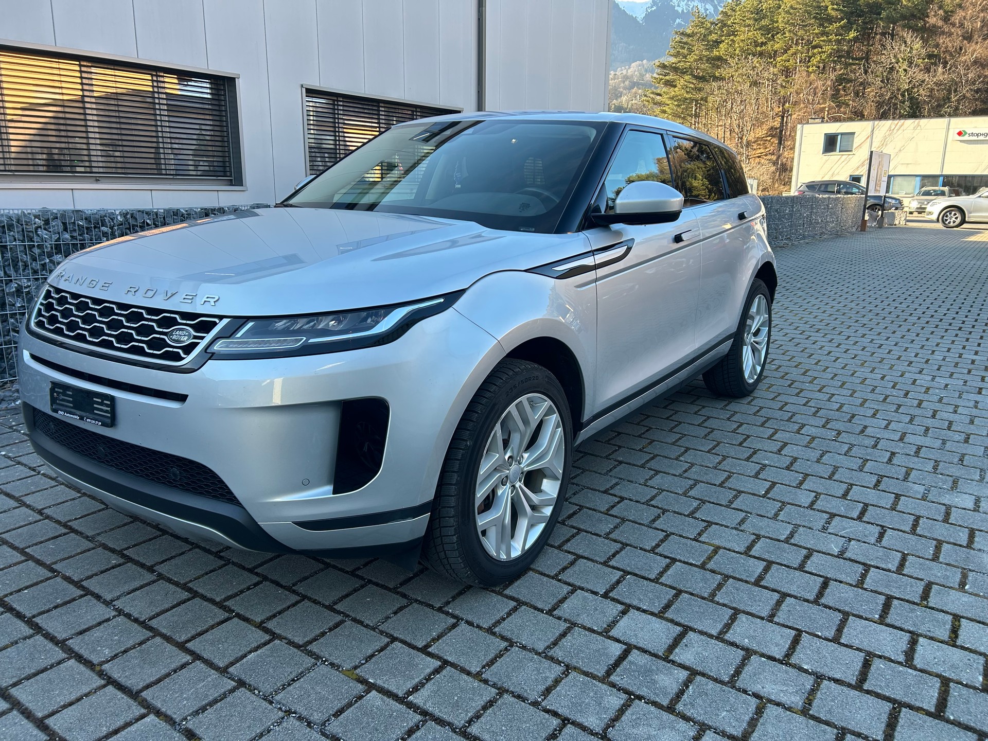 LAND ROVER Range Rover Evoque R-Dynamic D 180 AT9-image-1
