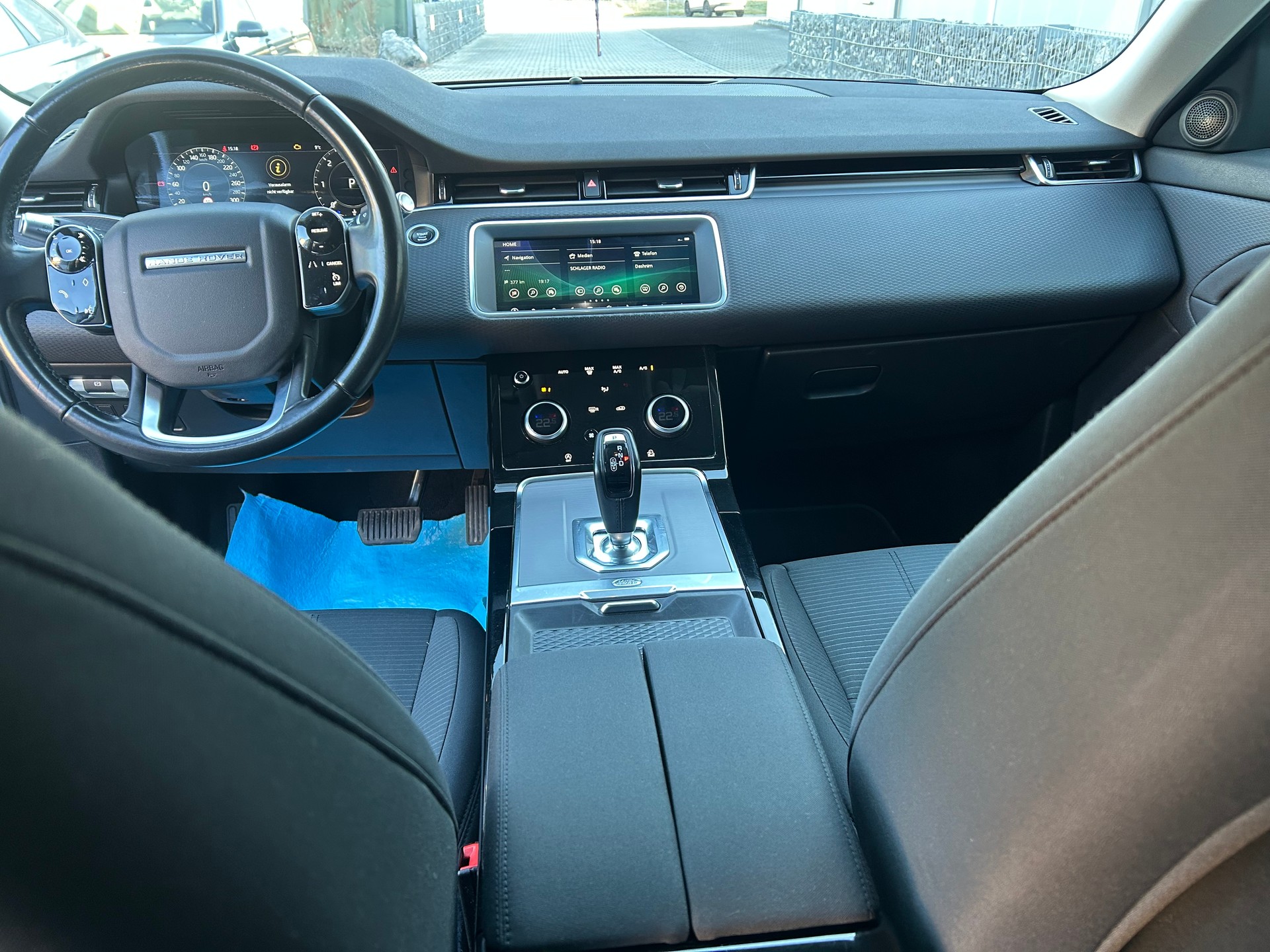 LAND ROVER Range Rover Evoque R-Dynamic D 180 AT9-image-7