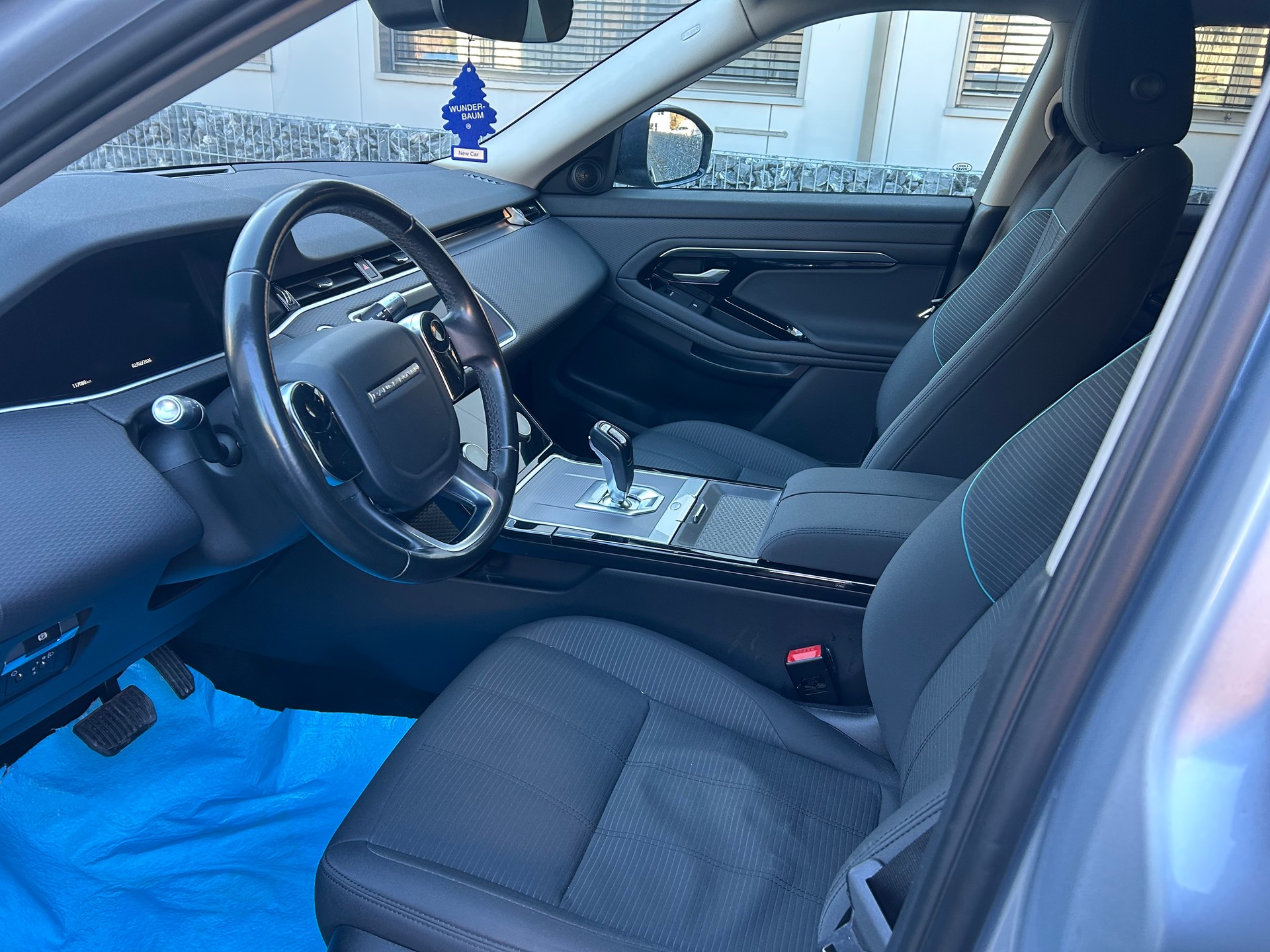 LAND ROVER Range Rover Evoque R-Dynamic D 180 AT9-image-6