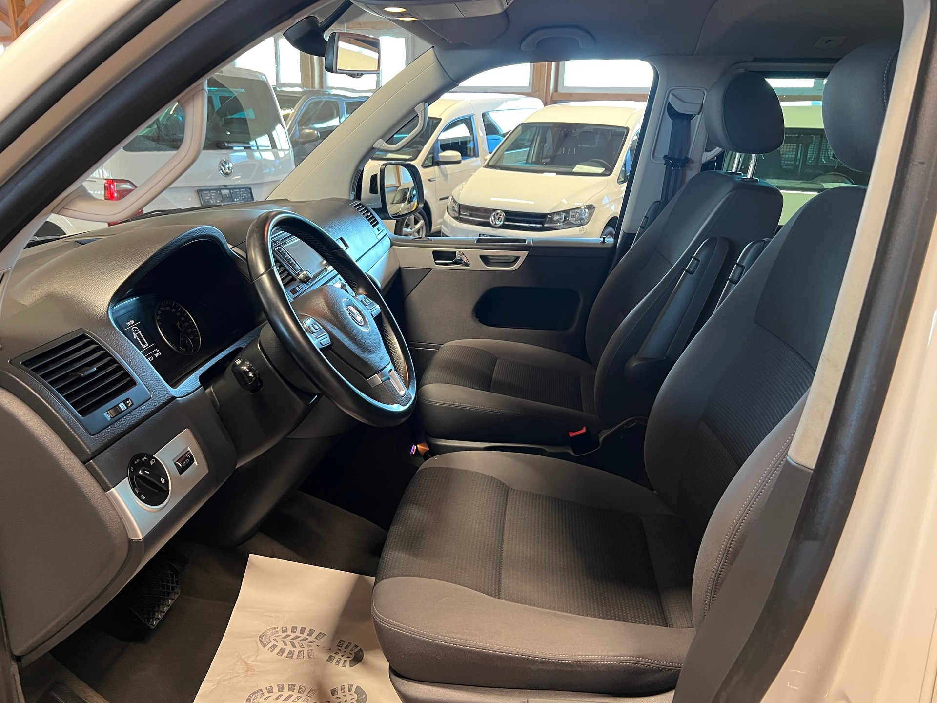 VW T5 Multivan 2.0 Bi-TDI CR CL Team 4Motion DSG-image-8