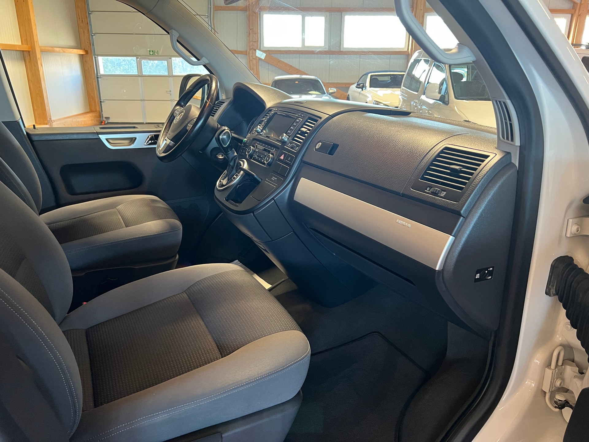 VW T5 Multivan 2.0 Bi-TDI CR CL Team 4Motion DSG-image-13