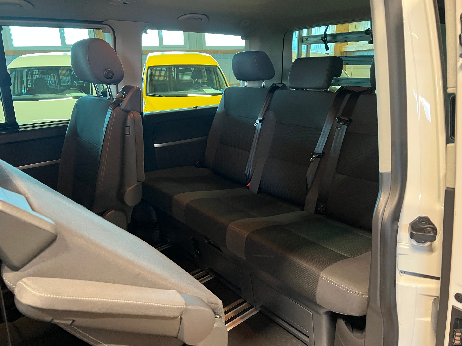 VW T5 Multivan 2.0 Bi-TDI CR CL Team 4Motion DSG-image-11
