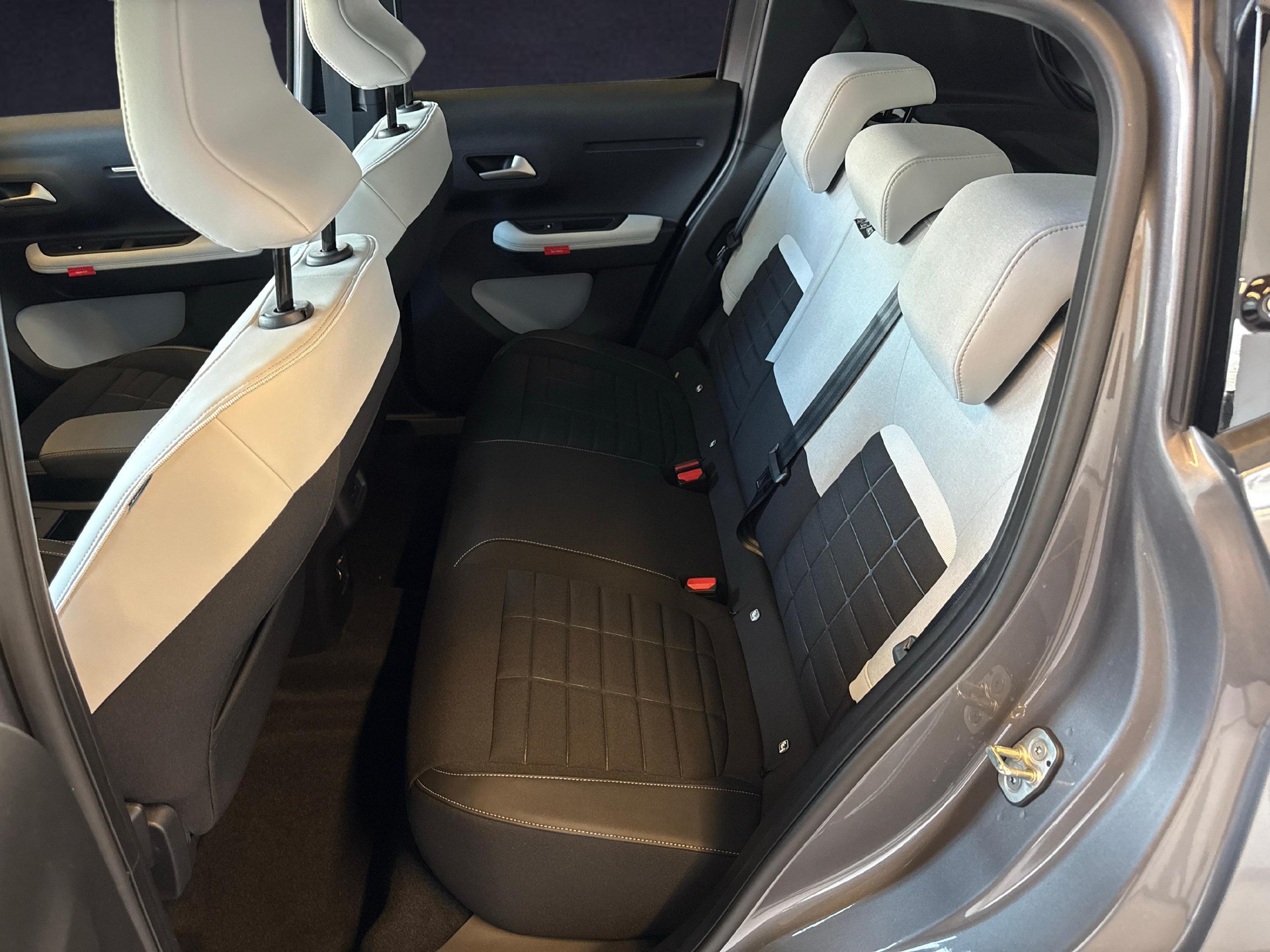 CITROEN C3 1.2 Hybrid Max-image-10