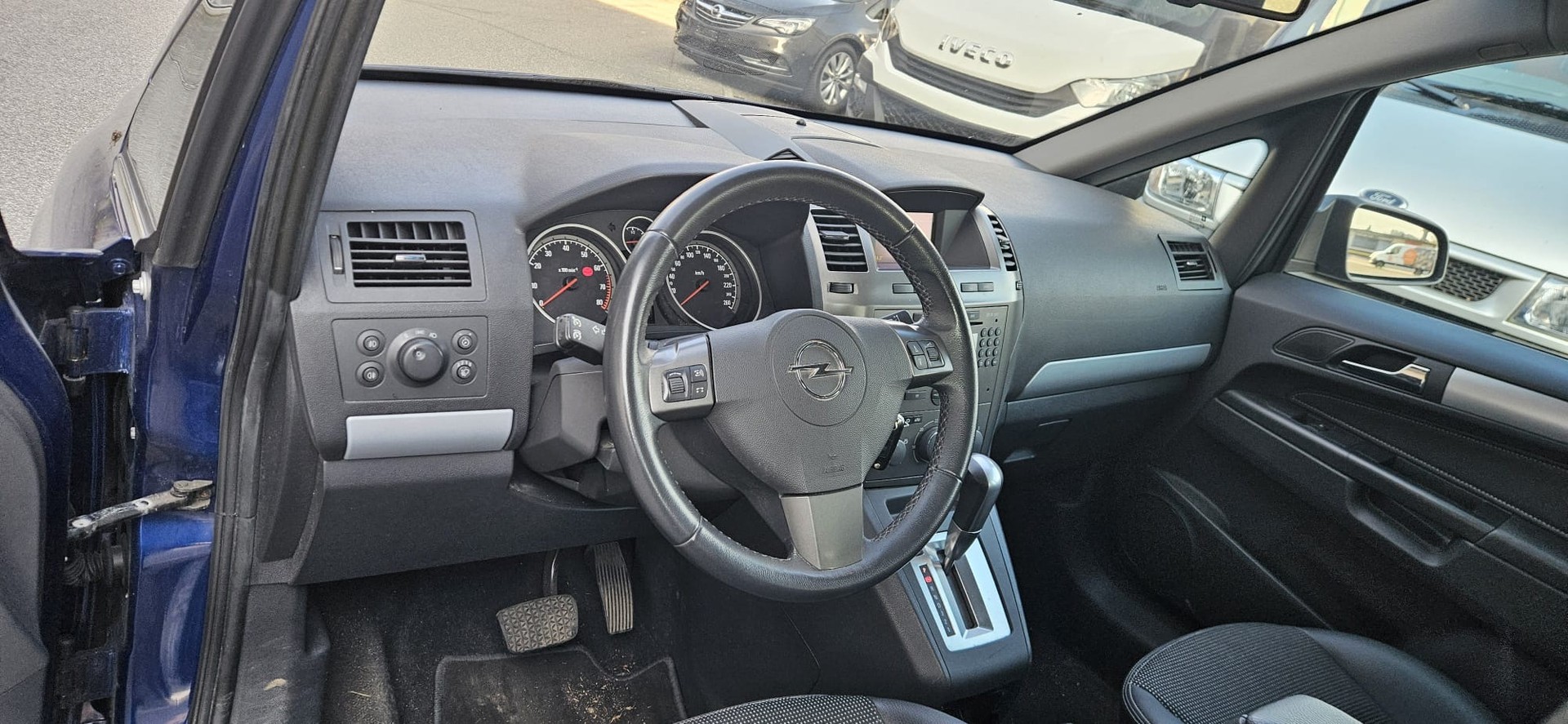 OPEL Zafira 2.2i 16V Enjoy-image-1