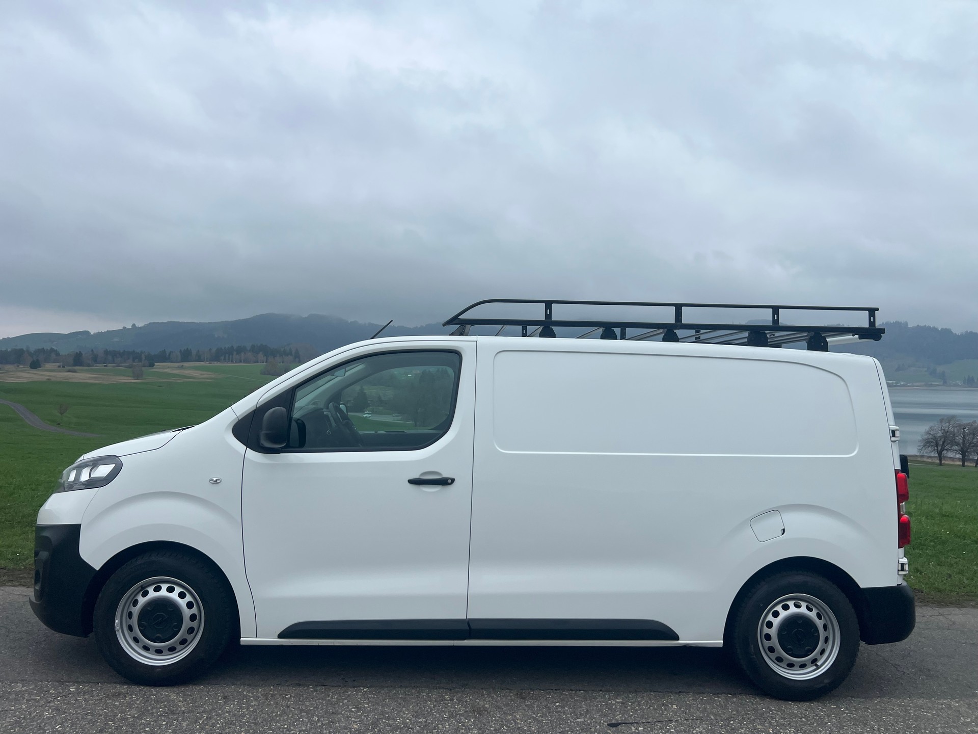 OPEL Vivaro Cargo 1.5 D Inkl. Innenausbau!-image-2