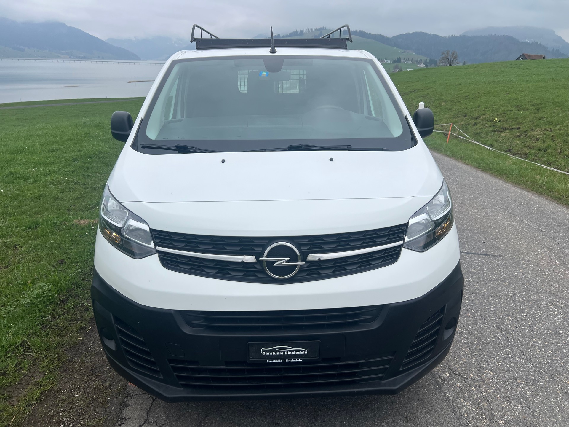 OPEL Vivaro Cargo 1.5 D Inkl. Innenausbau!-image-1