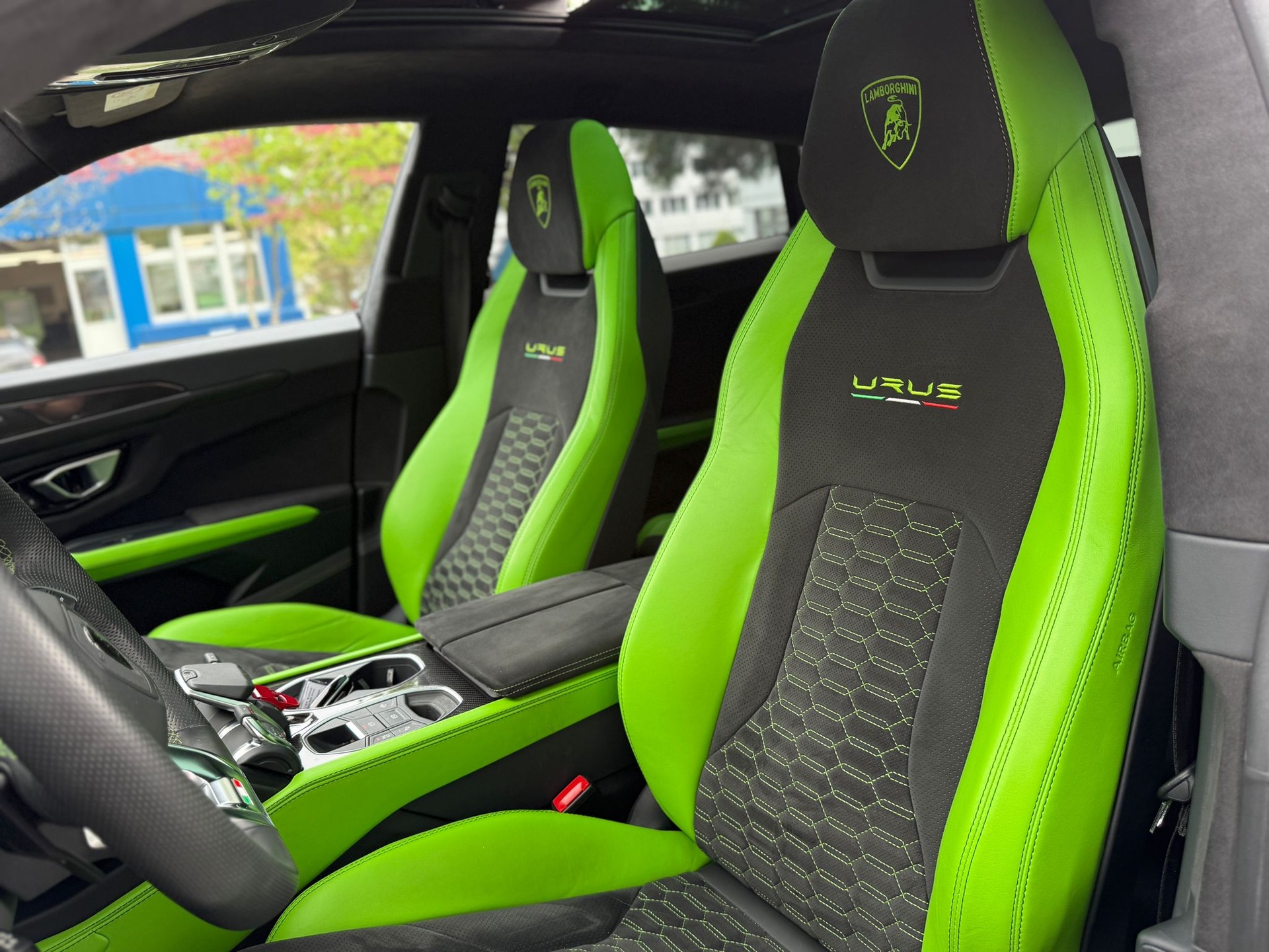 LAMBORGHINI Urus 4.0-image-8