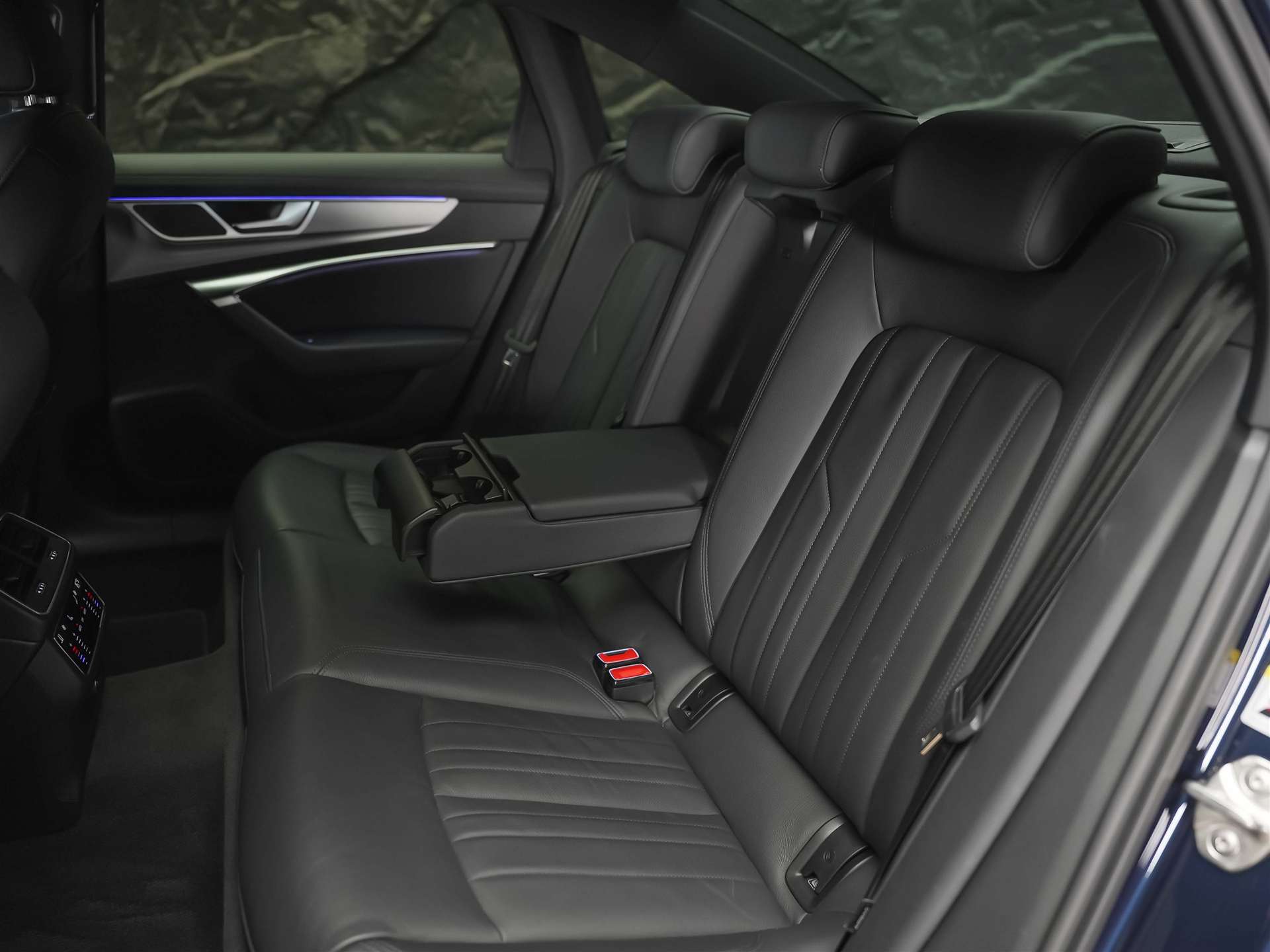 AUDI A6 Limousine 45 TFSI Design quattro S-tronic *21" Felgen*Assistenzpaket*Leder*-image-13