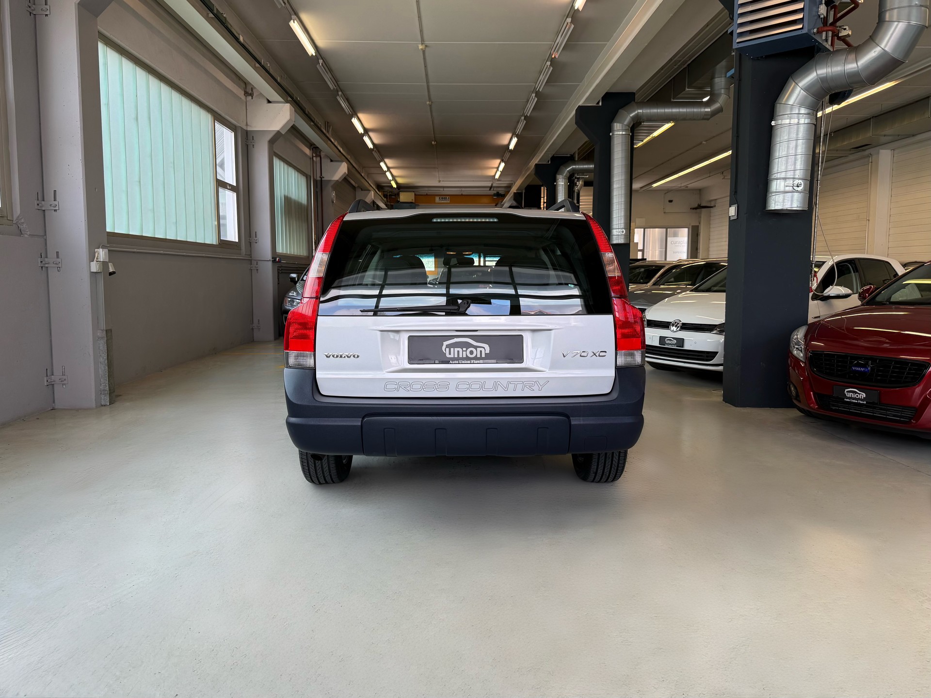 VOLVO V70 XC 2.4T AWD-image-7