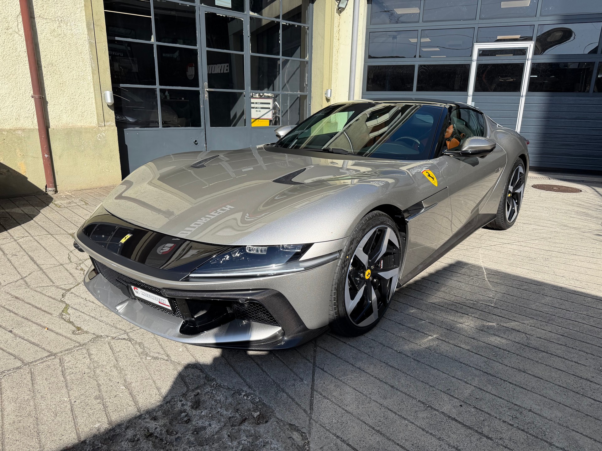 FERRARI 12 Cilindri
