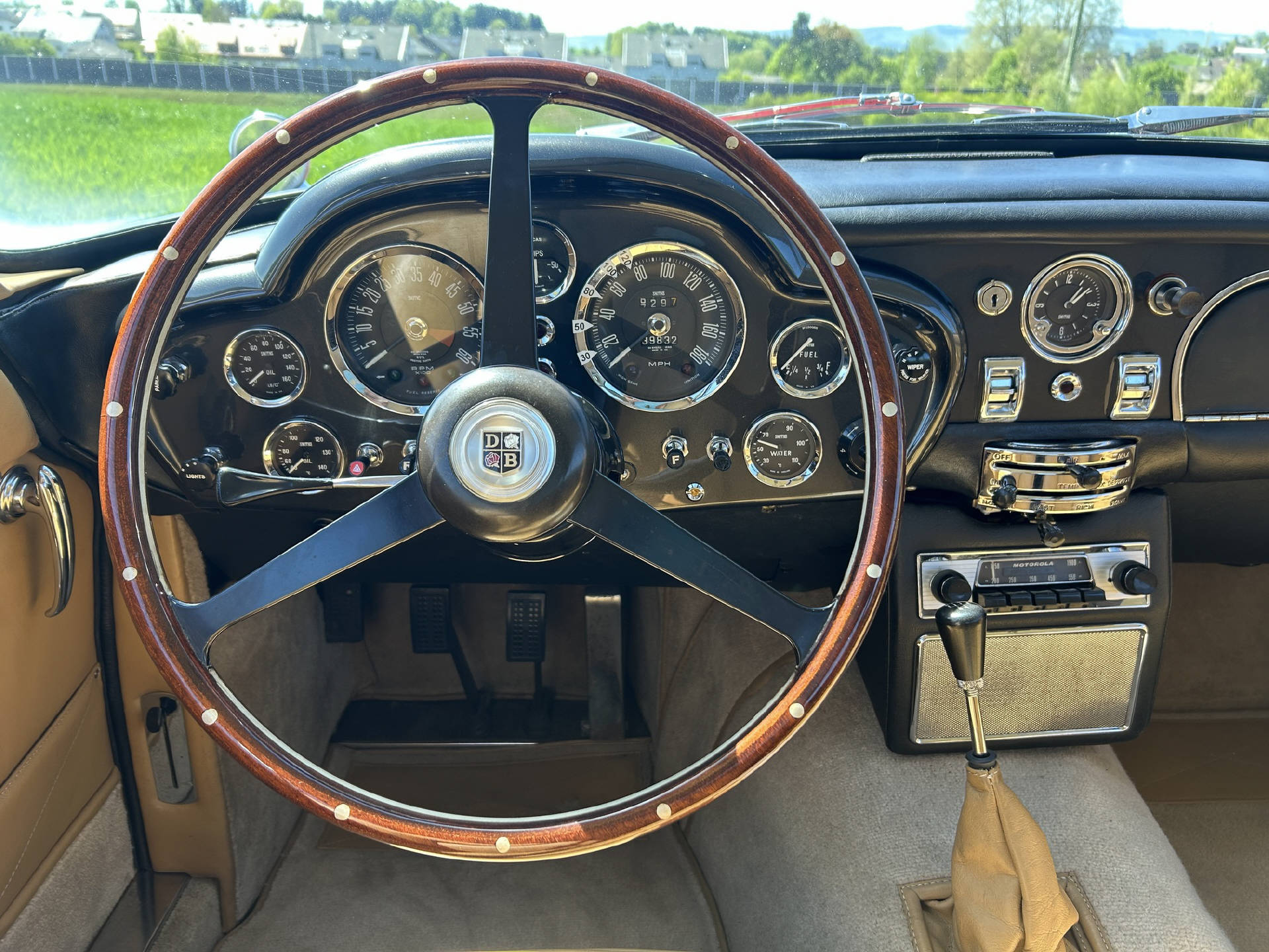 ASTON MARTIN DB6-image-9