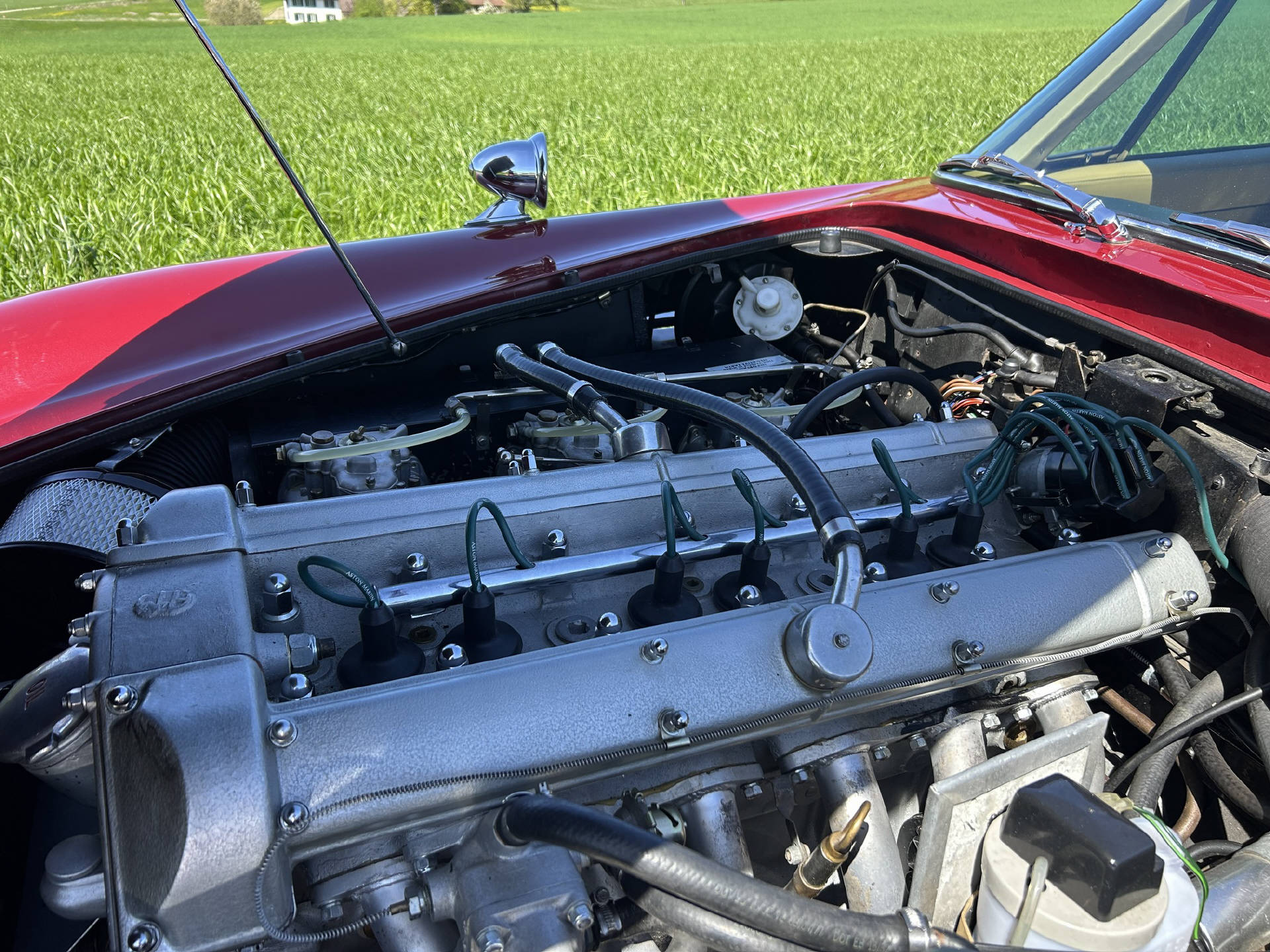 ASTON MARTIN DB6-image-18