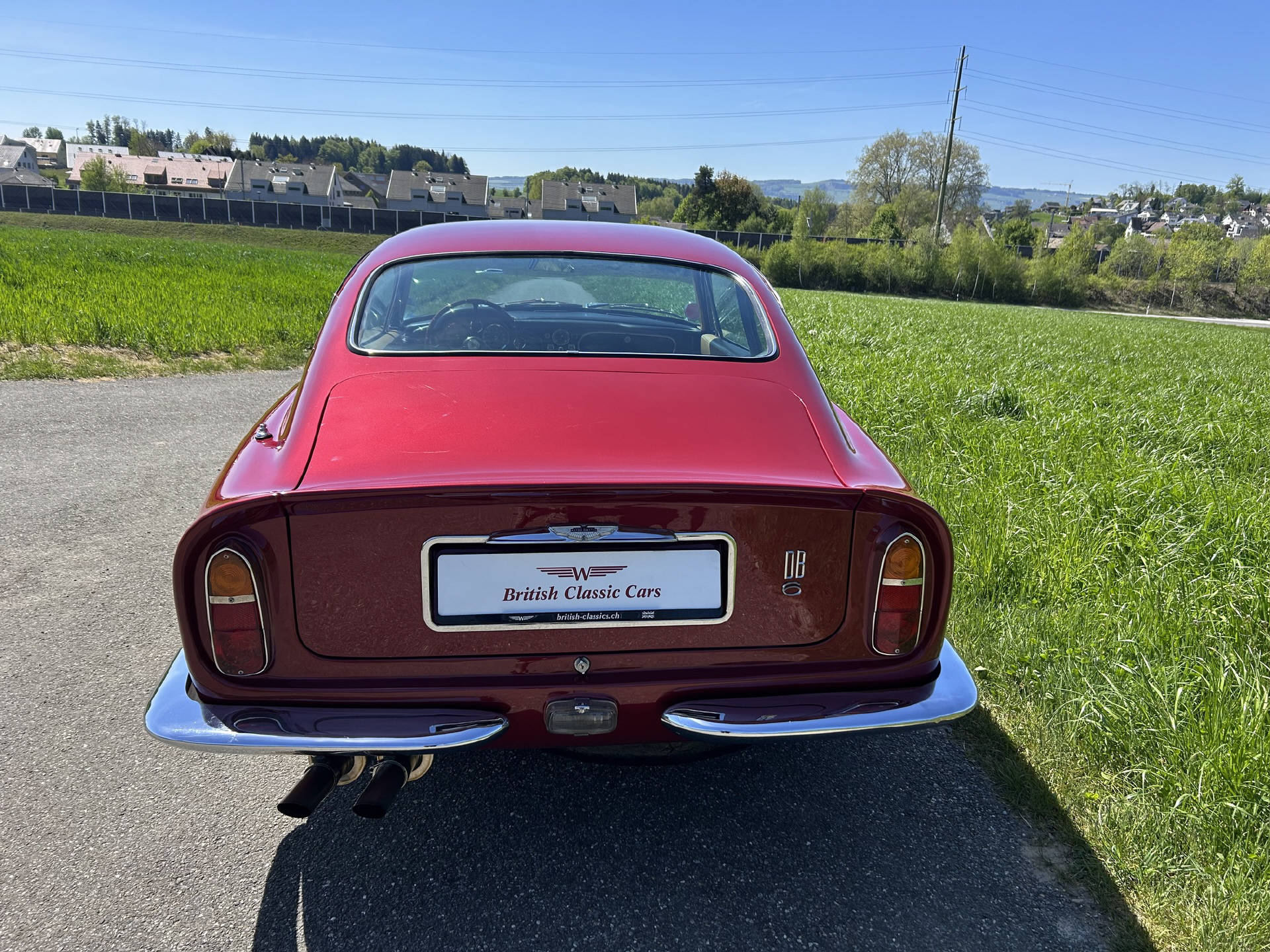 ASTON MARTIN DB6-showroom-element-3