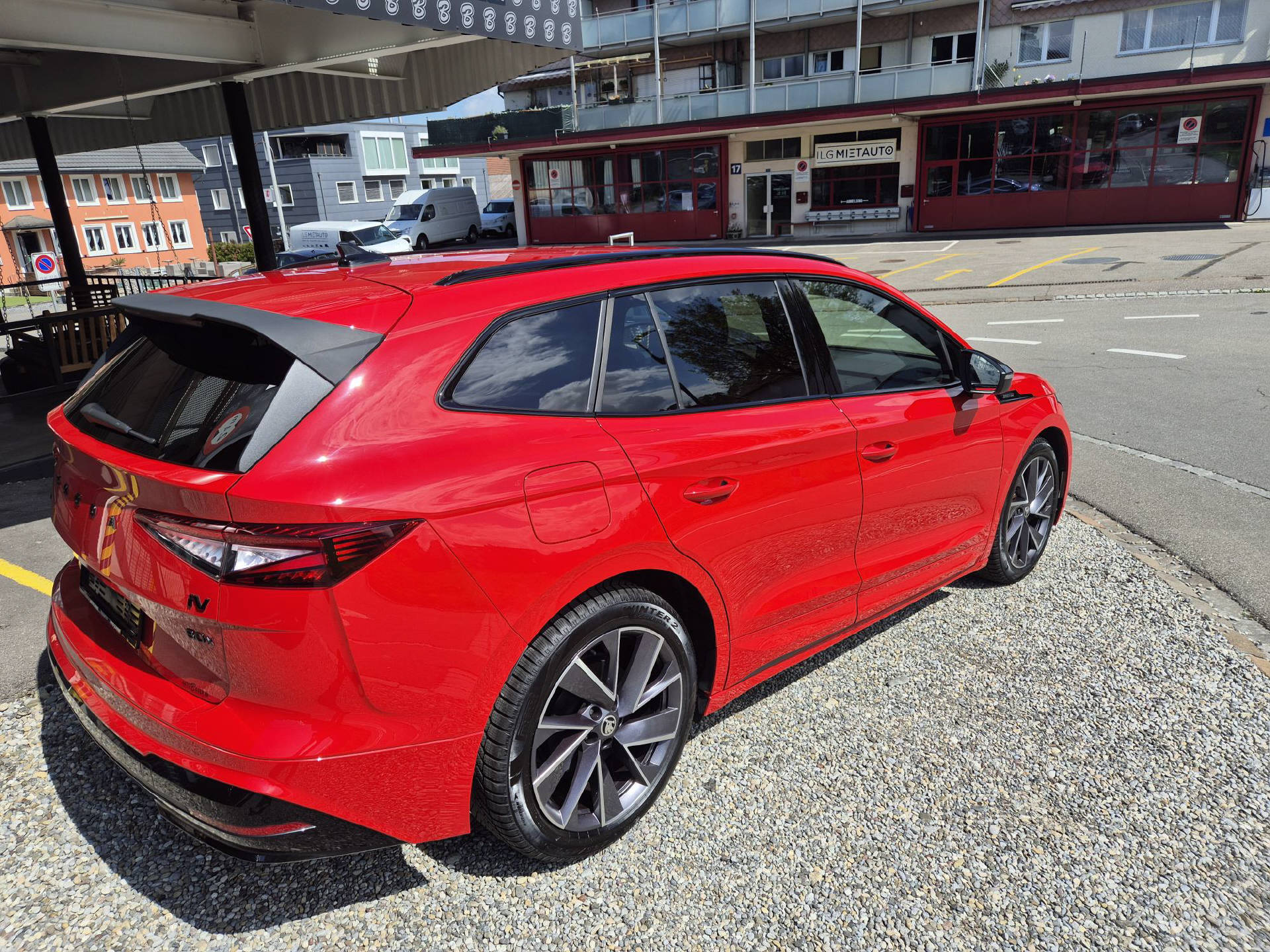 SKODA Enyaq iV 80x SportLine-image-3