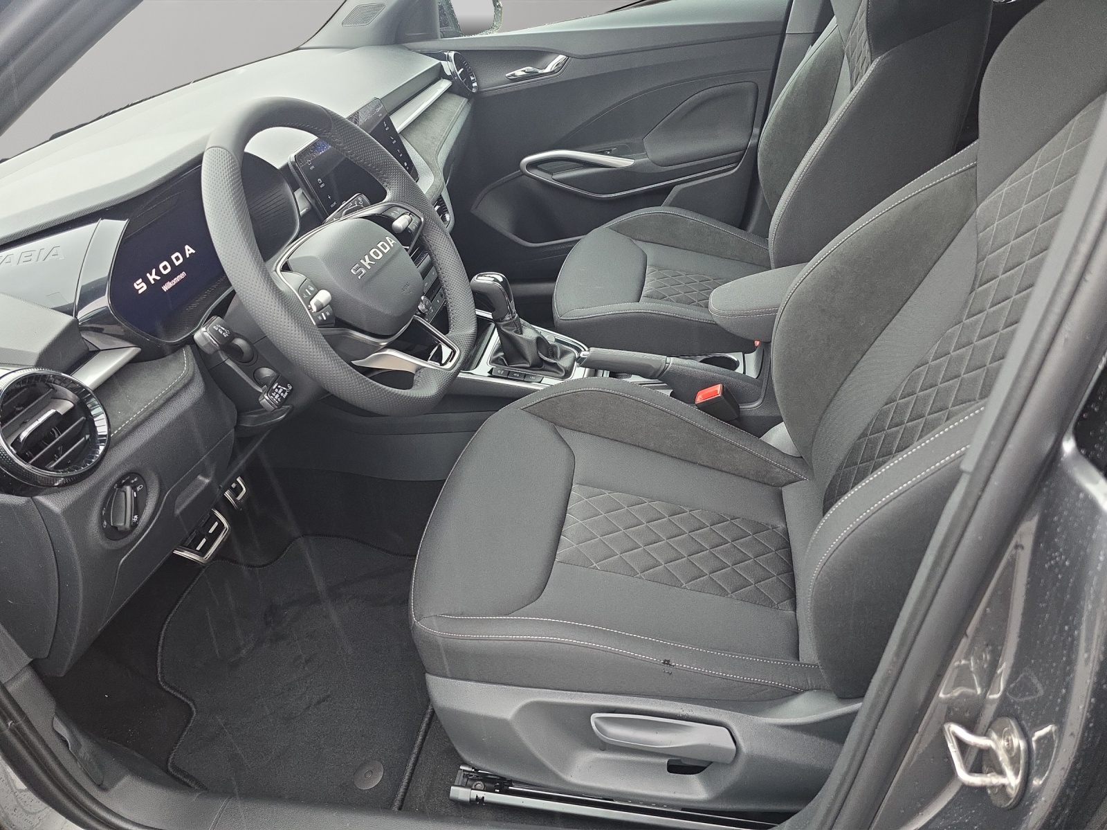 SKODA Fabia 1.0 TSI Dynamic DSG-showroom-element-3
