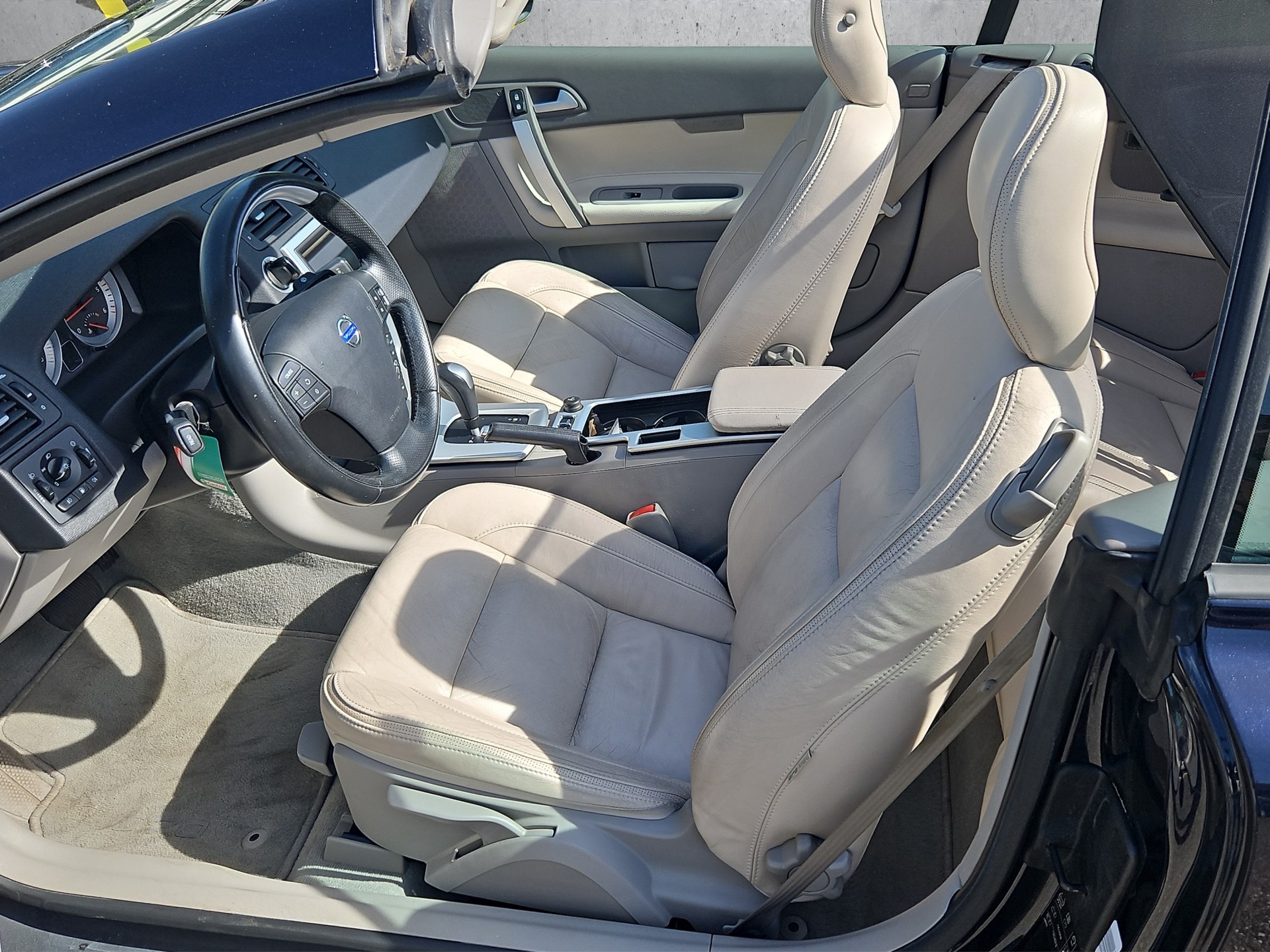 VOLVO C70 2.0D Momentum Powershift-image-8