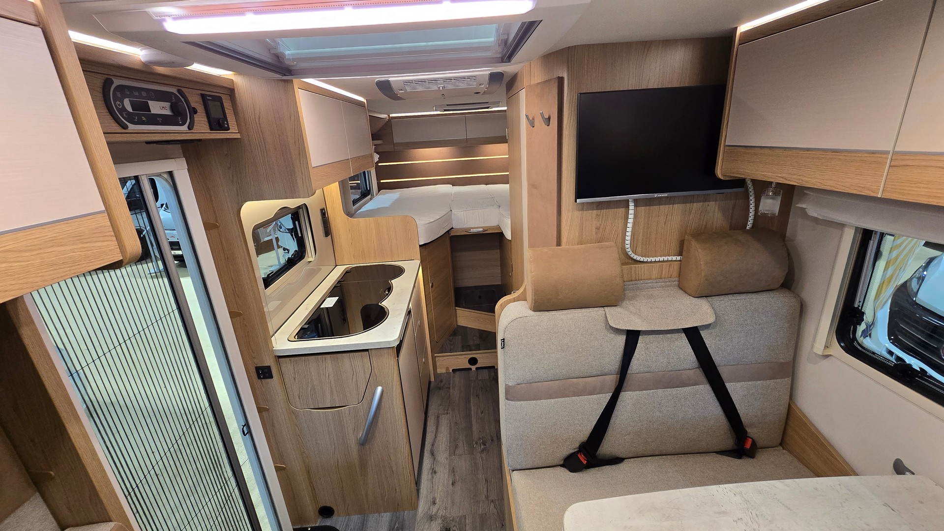 LMC Cruiser V 646, Fiat Ducato 2.2MJT 140PS- Automat-image-11