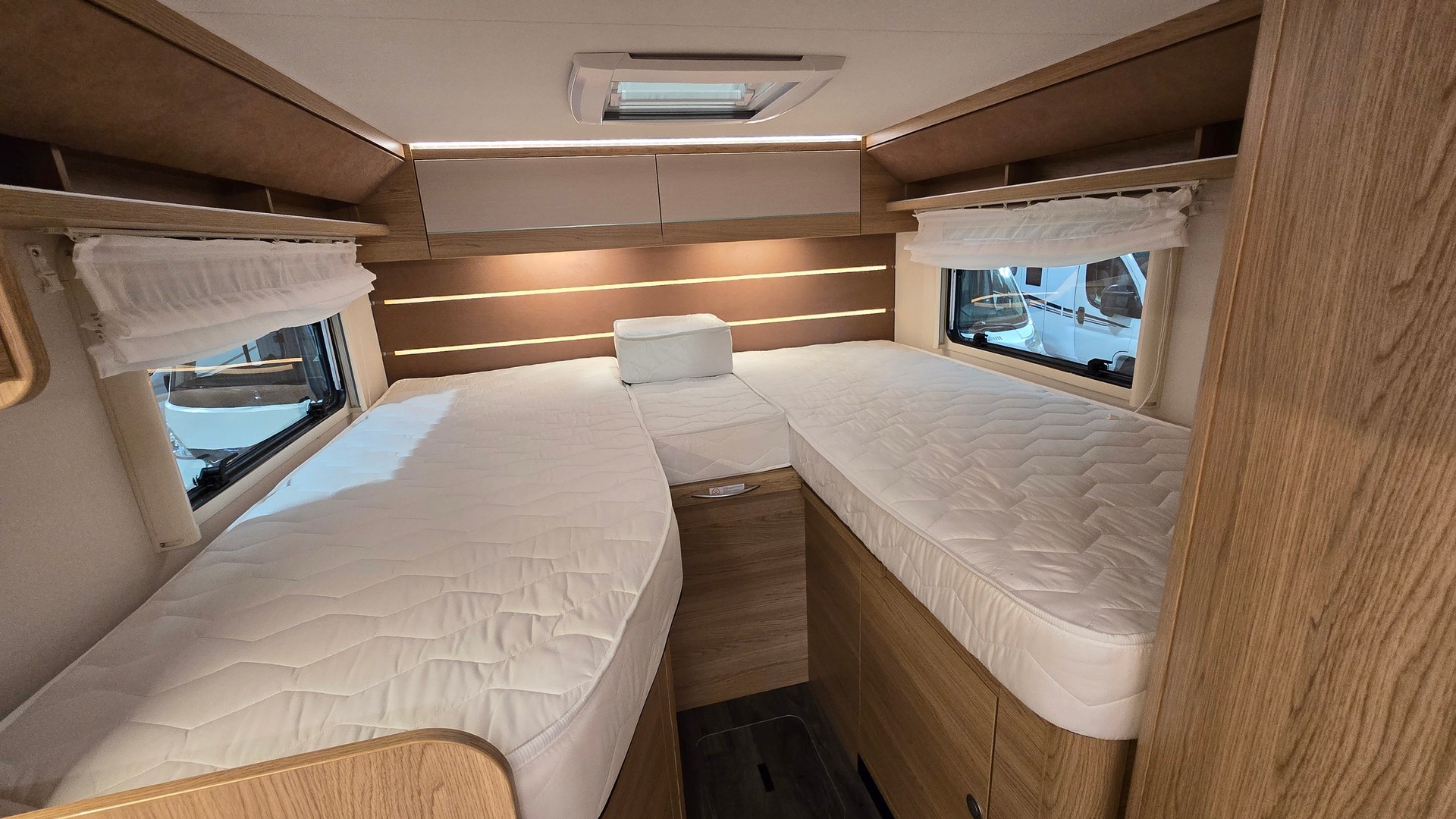 LMC Cruiser V 646, Fiat Ducato 2.2MJT 140PS- Automat-image-12
