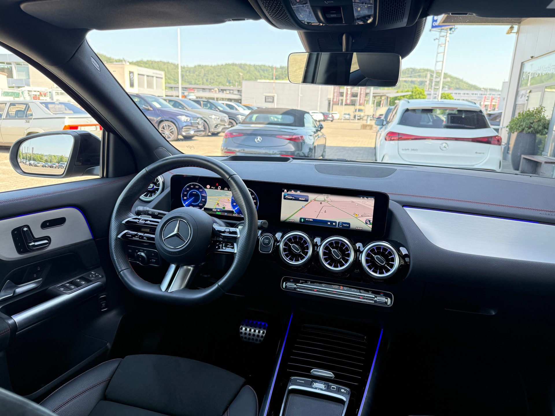 MERCEDES-BENZ EQA 350 AMG Line 4Matic Swiss Star-image-4