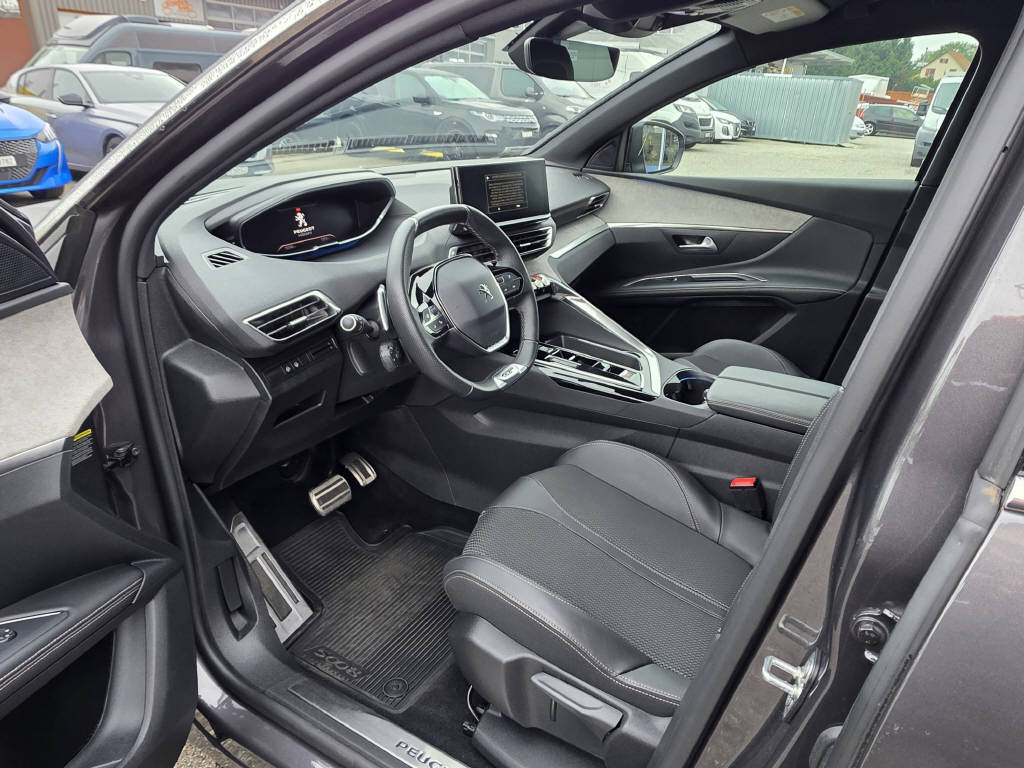 PEUGEOT 5008 1.2 PureTech GT-image-4