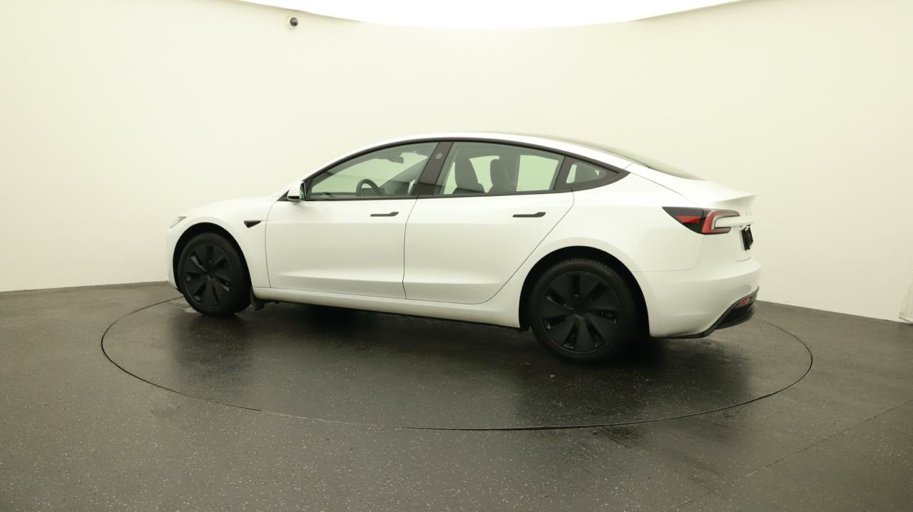 TESLA Model 3 Long Range RWD-showroom-element-2