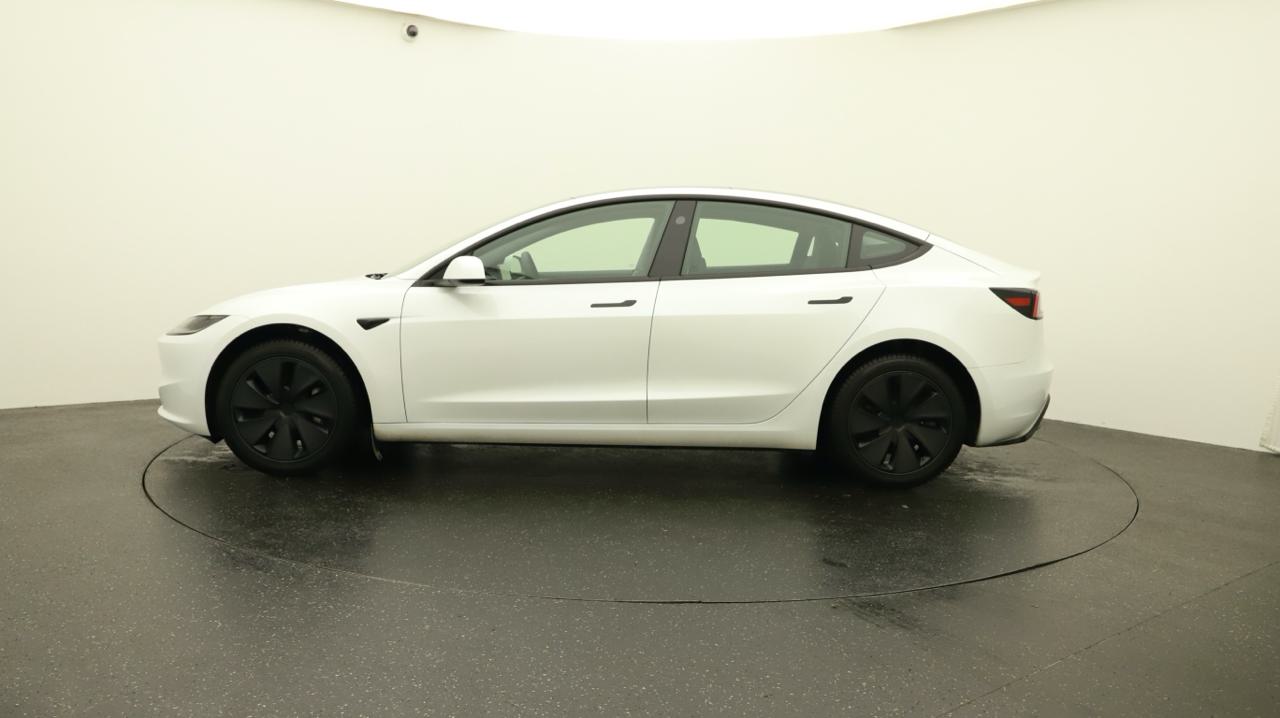 TESLA Model 3 Long Range RWD-showroom-element-1