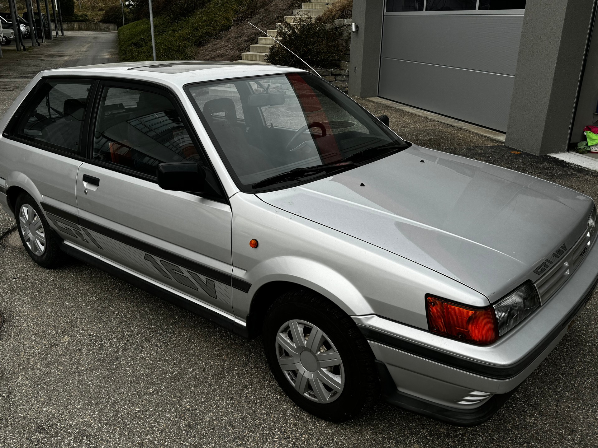 NISSAN SUNNY-image-1