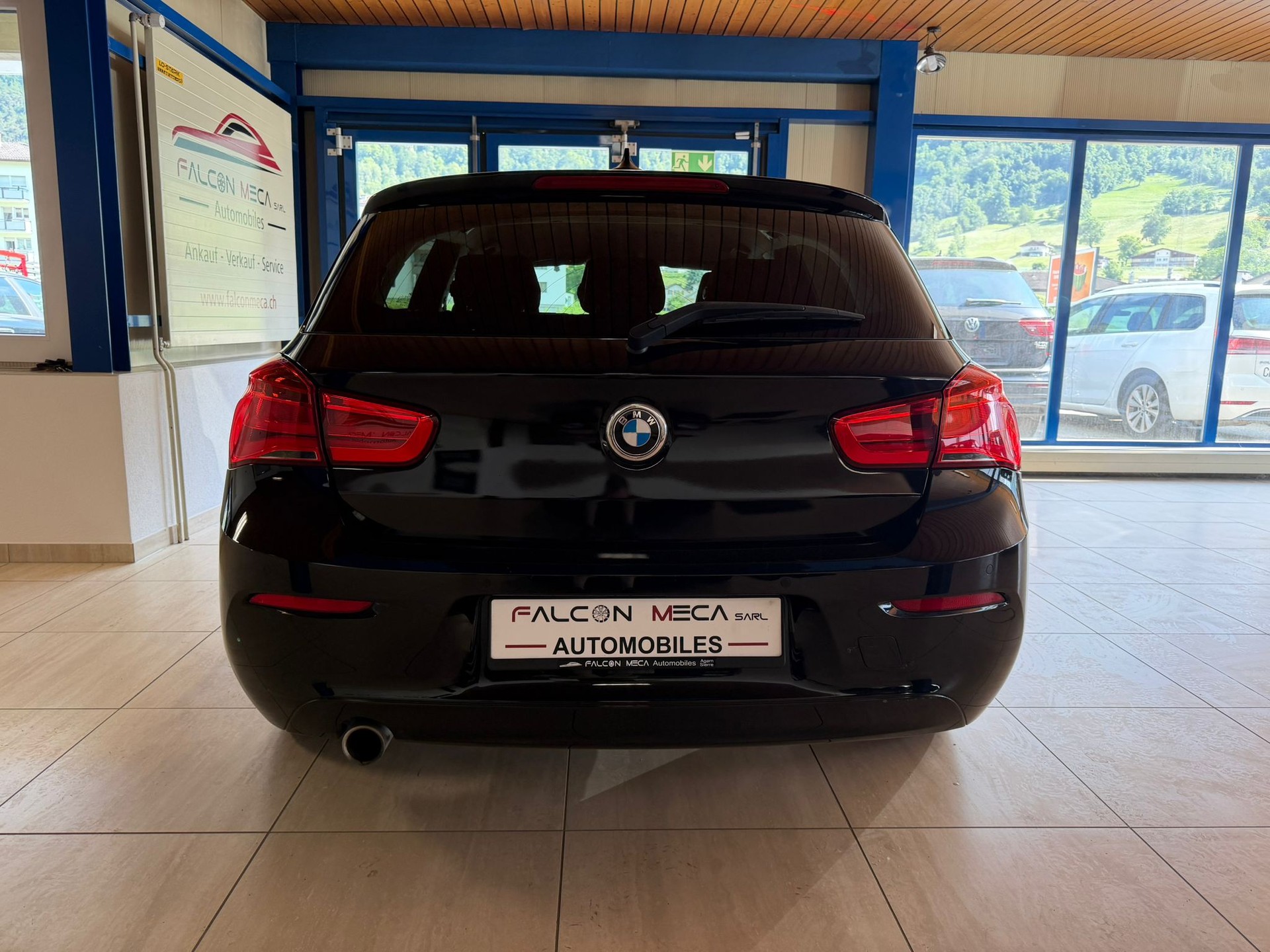 BMW 118d xDrive-image-8