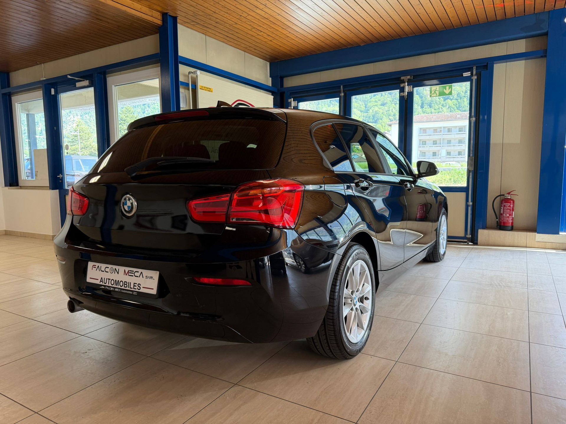 BMW 118d xDrive-image-9