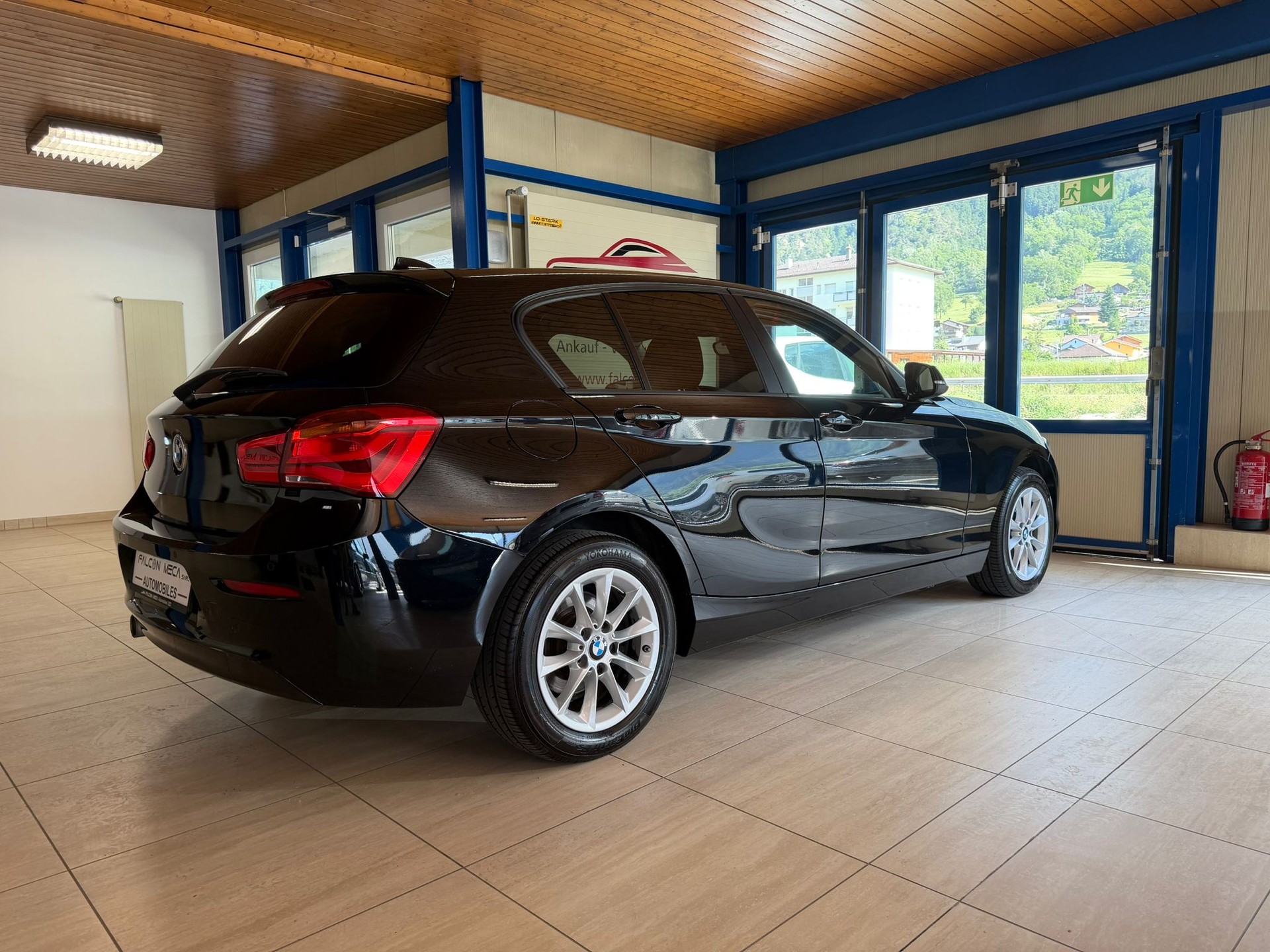 BMW 118d xDrive-image-11