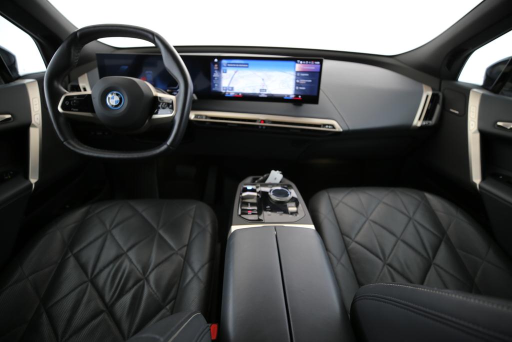 BMW iX xDrive50-image-4