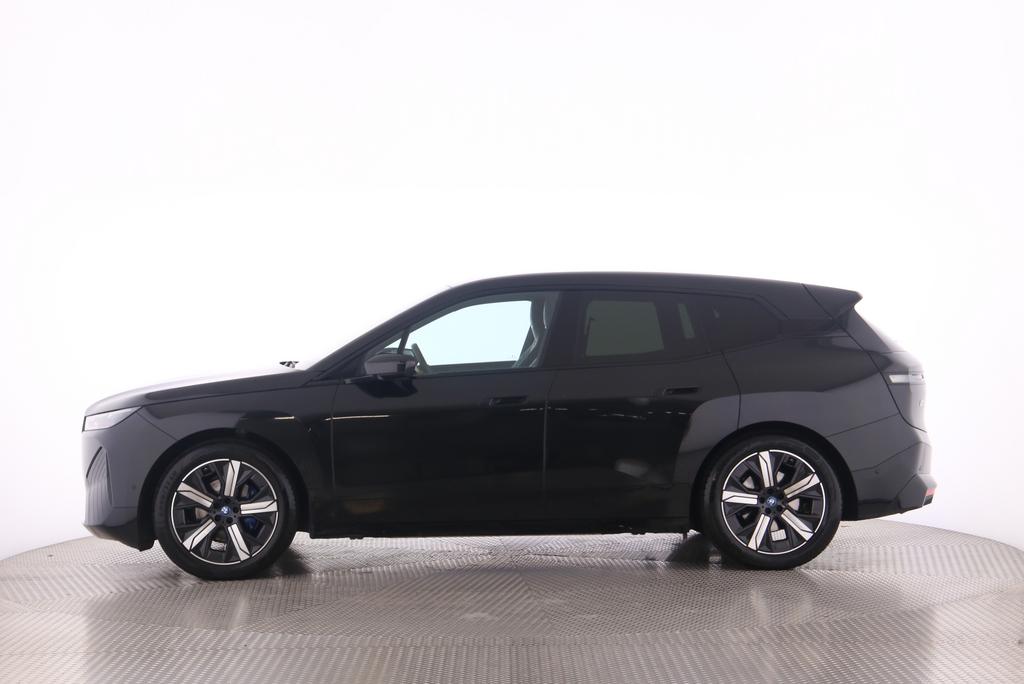 BMW iX xDrive50-showroom-element-3