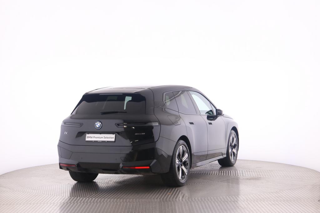 BMW iX xDrive50-showroom-element-1