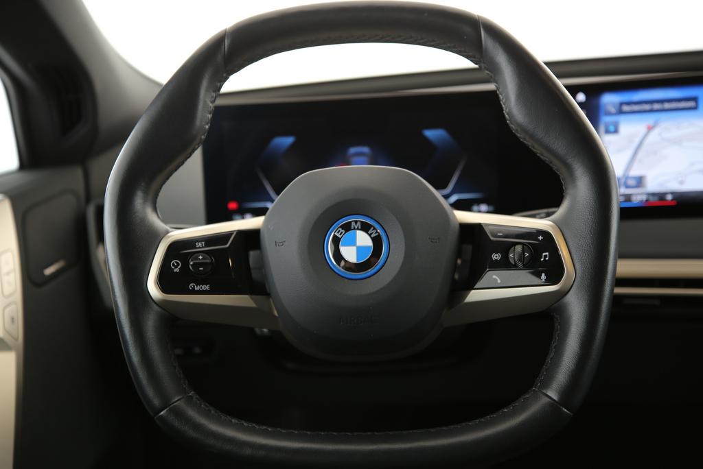 BMW iX xDrive50-image-5