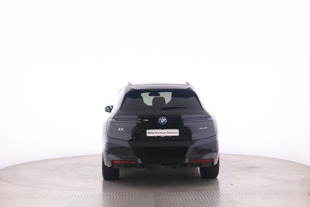 BMW iX xDrive50-image-6