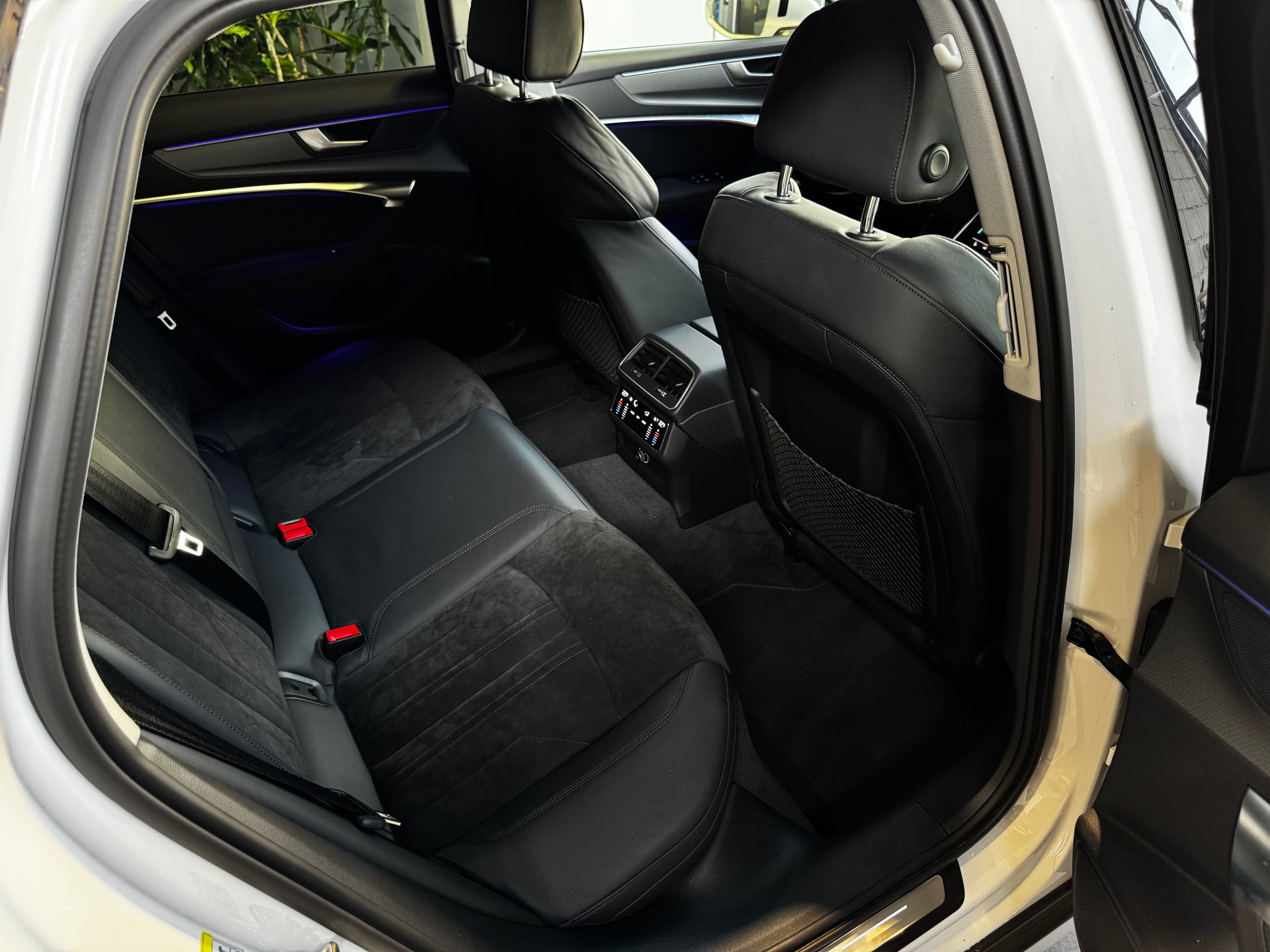 AUDI A6 allroad 50 TDI quattro tiptronic-image-9