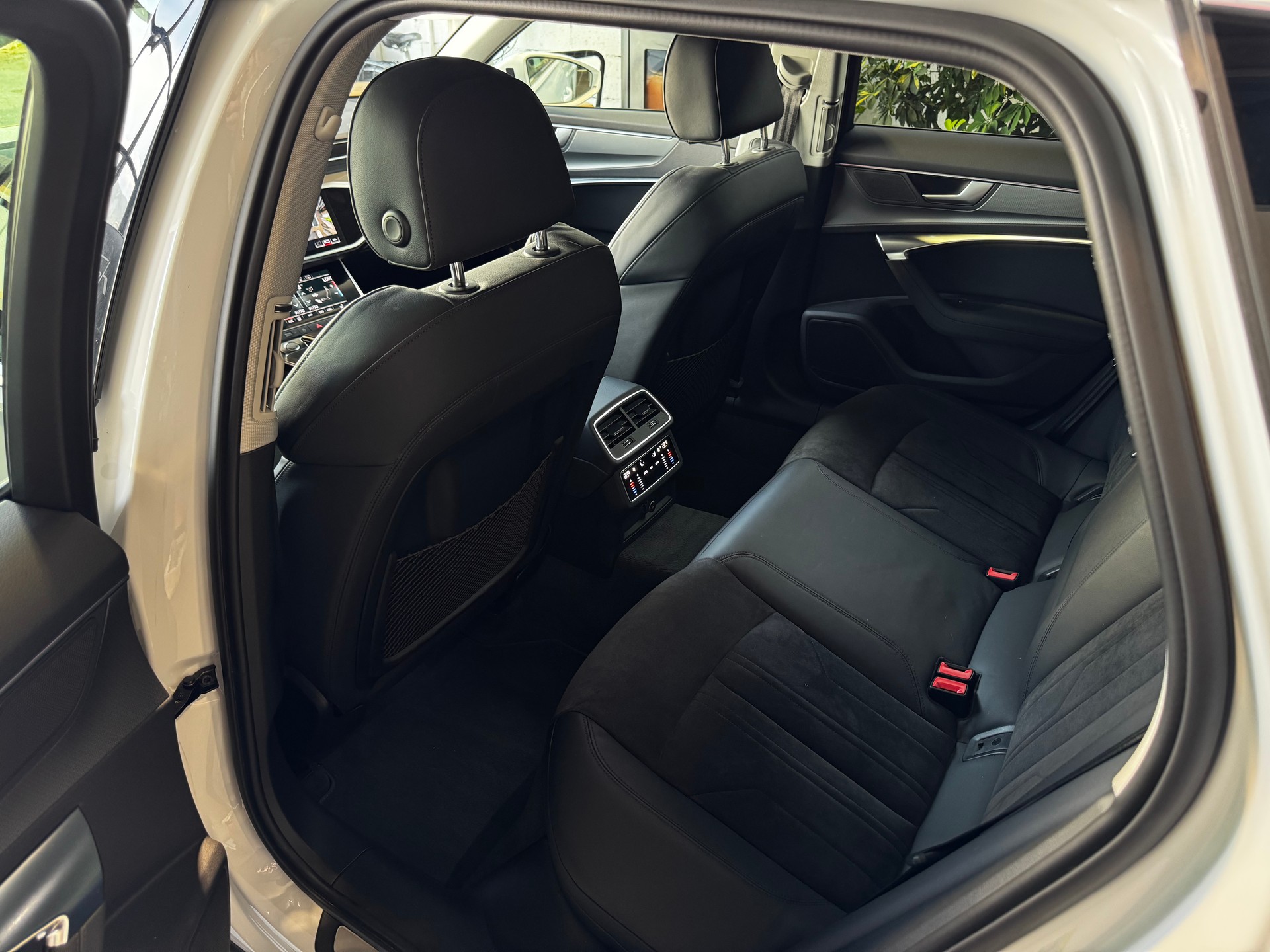 AUDI A6 allroad 50 TDI quattro tiptronic-image-7