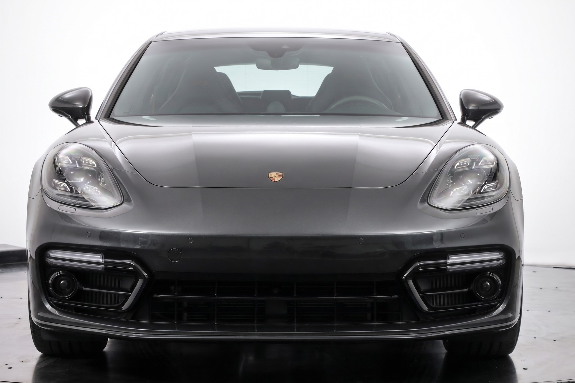 PORSCHE Panamera GTS Sport Turismo PDK-showroom-element-1