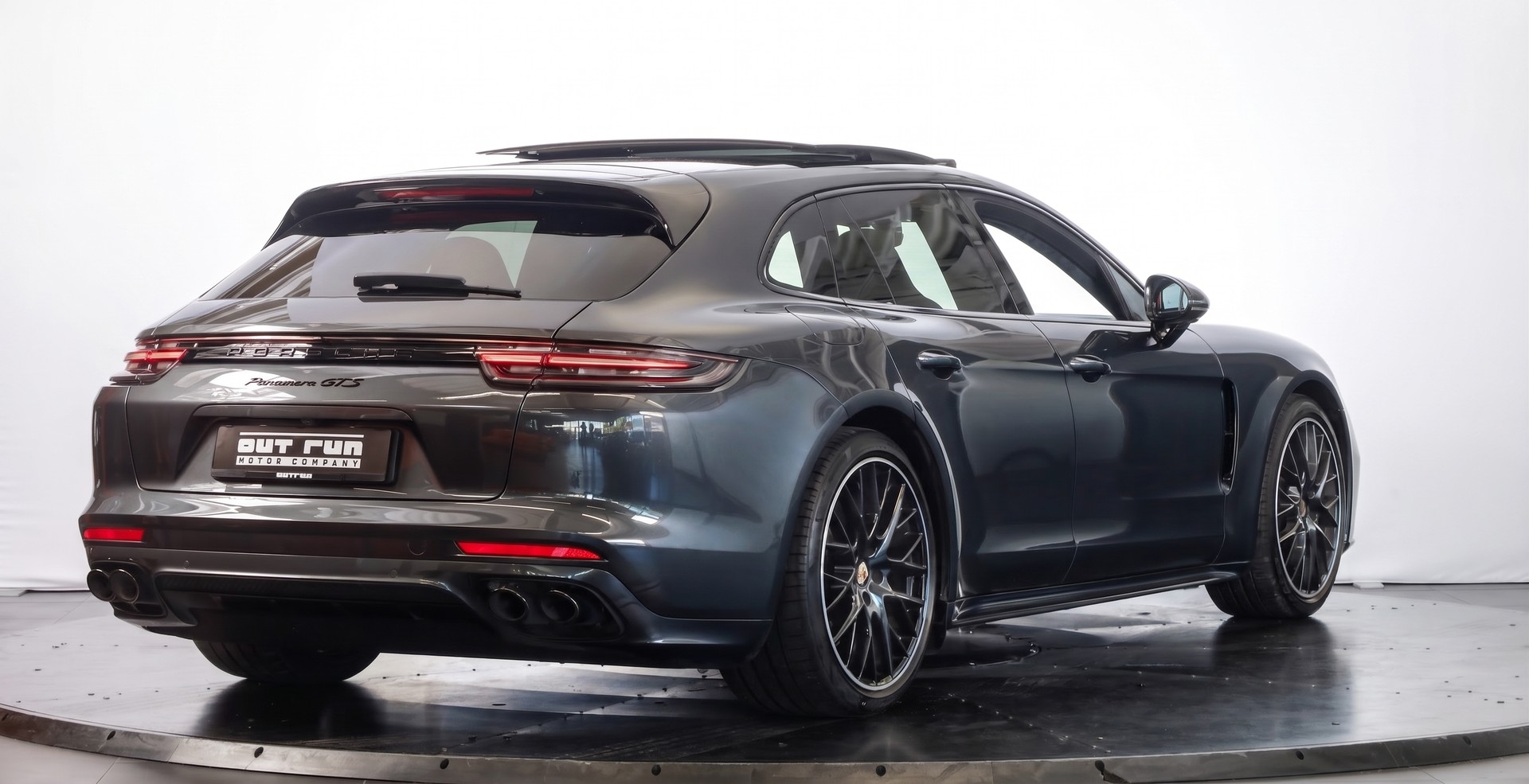 PORSCHE Panamera GTS Sport Turismo PDK-showroom-element-3