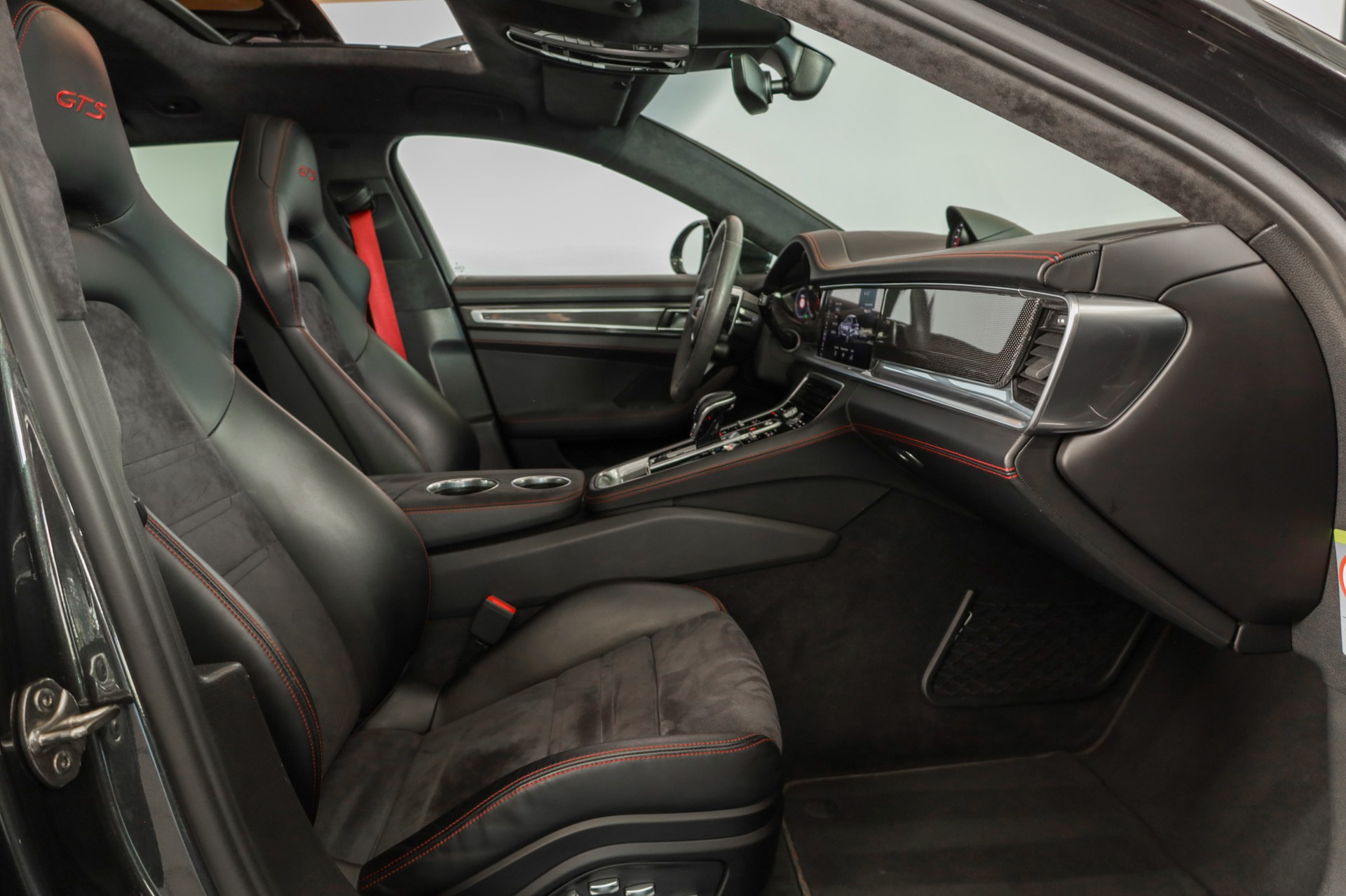 PORSCHE Panamera GTS Sport Turismo PDK-image-9