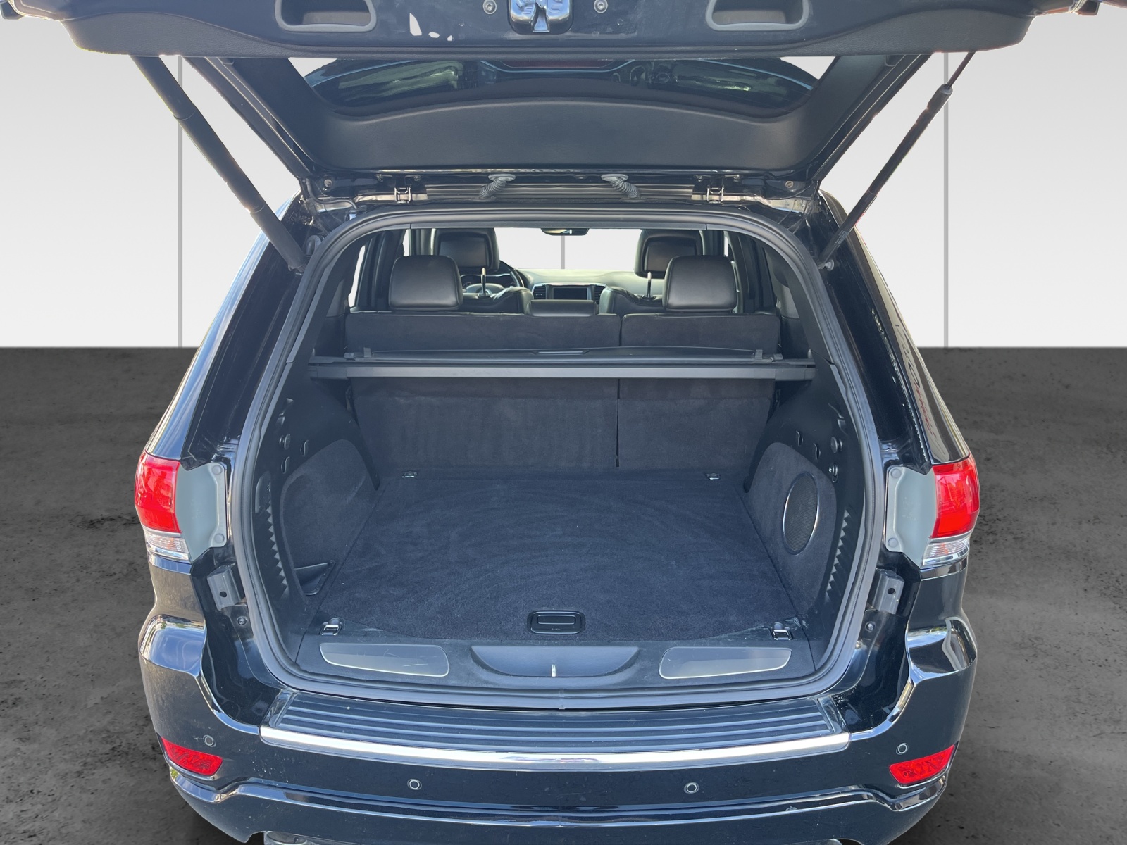 JEEP Grand Cherokee 3.0 CRD Overland Automatic-image-12